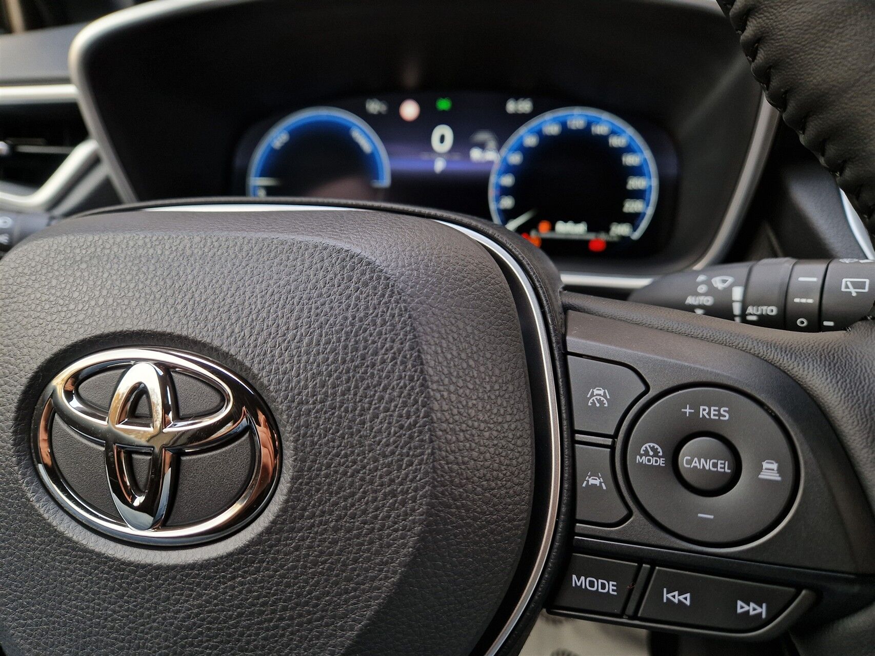 Billede af Toyota Corolla Cross 2.0 hybrid (180 hk) SUV aut. gear Style