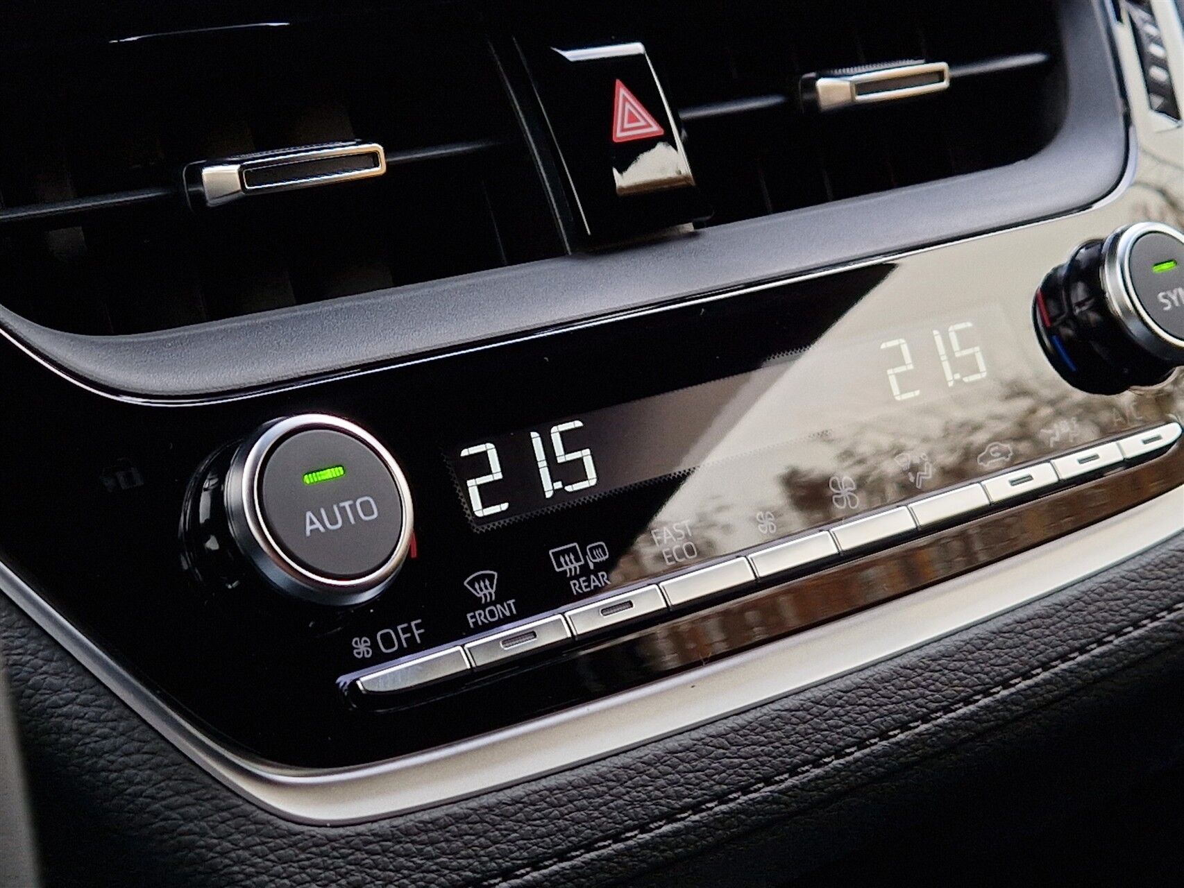 Billede af Toyota Corolla Cross 2.0 hybrid (180 hk) SUV aut. gear Style