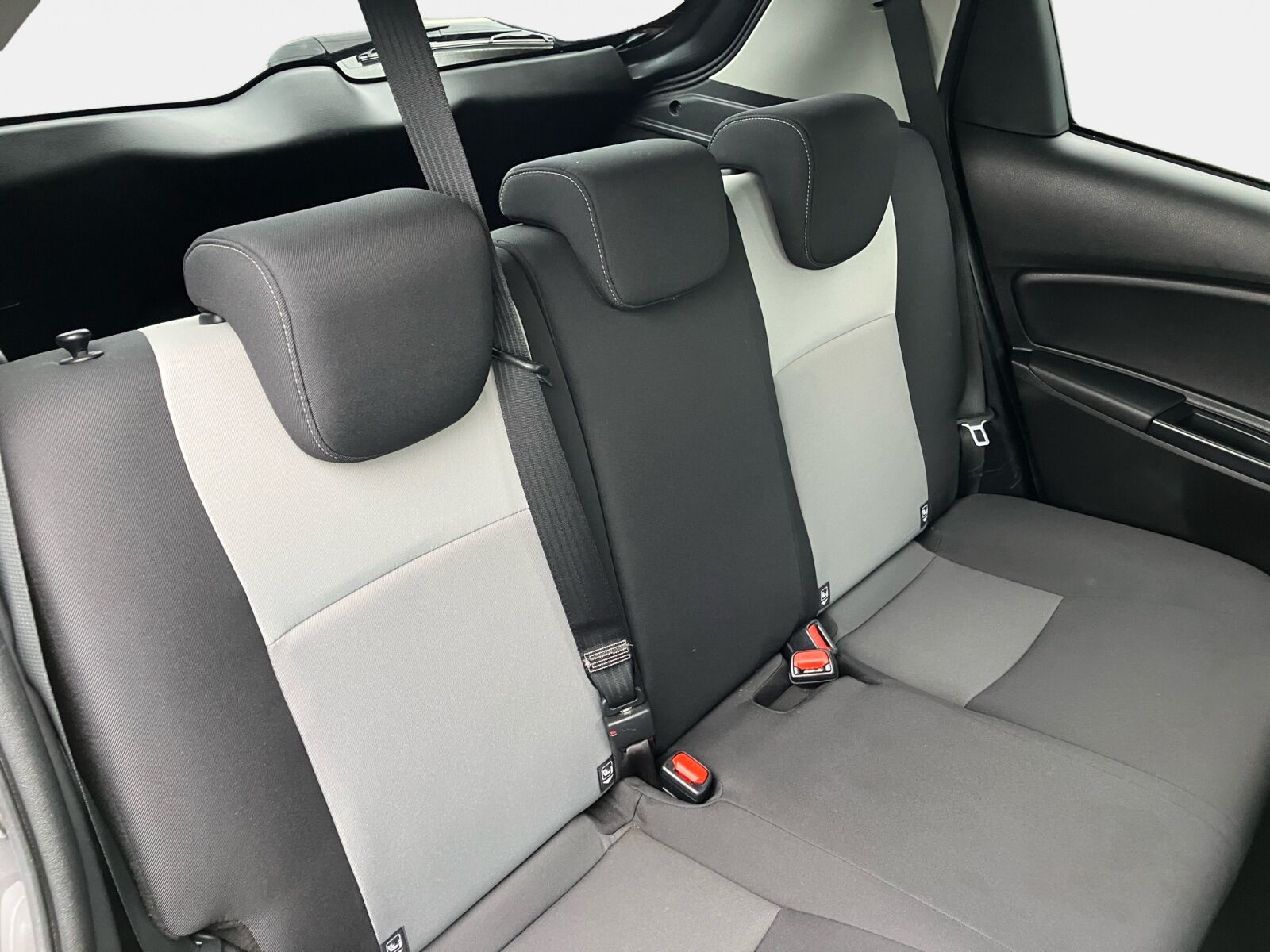 Billede af Toyota Yaris 1,5 Hybrid H2 Limited E-CVT 100HK 5d Trinl. Gear