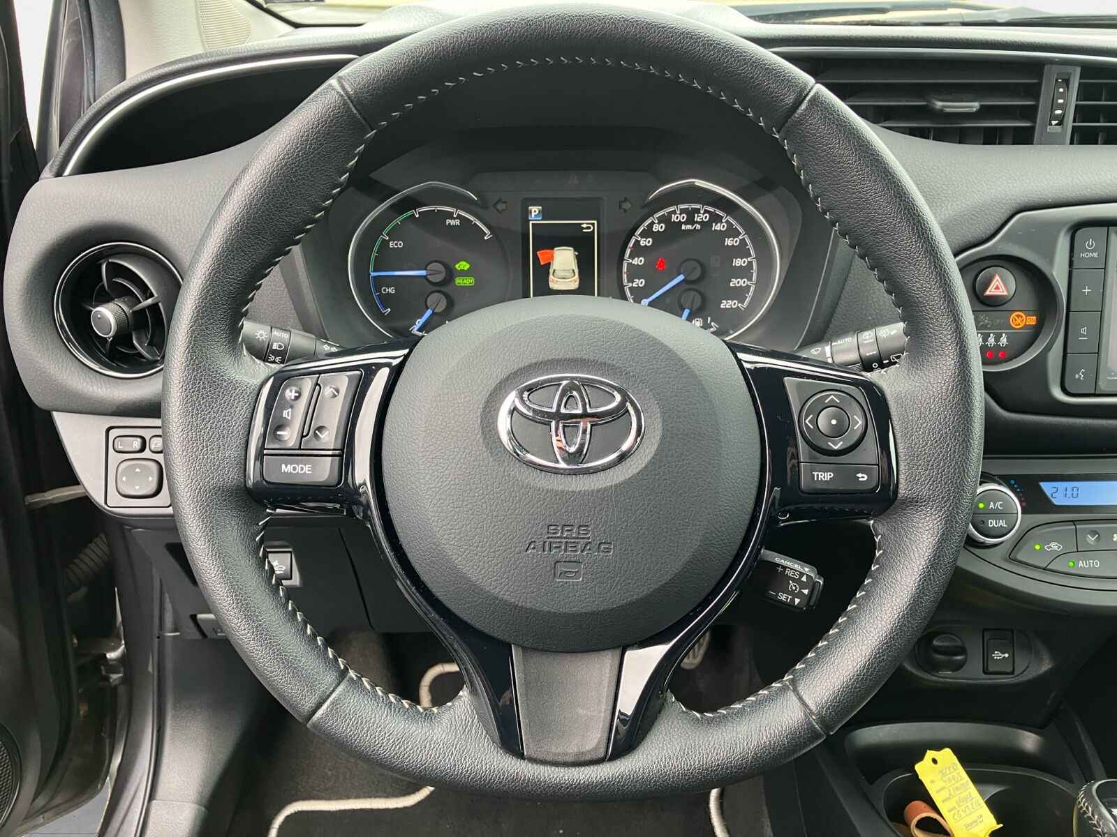 Billede af Toyota Yaris 1,5 Hybrid H2 Limited E-CVT 100HK 5d Trinl. Gear