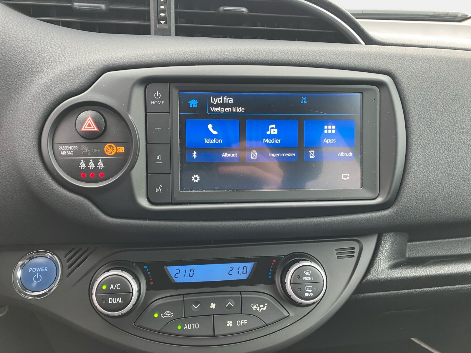 Billede af Toyota Yaris 1,5 Hybrid H2 Limited E-CVT 100HK 5d Trinl. Gear