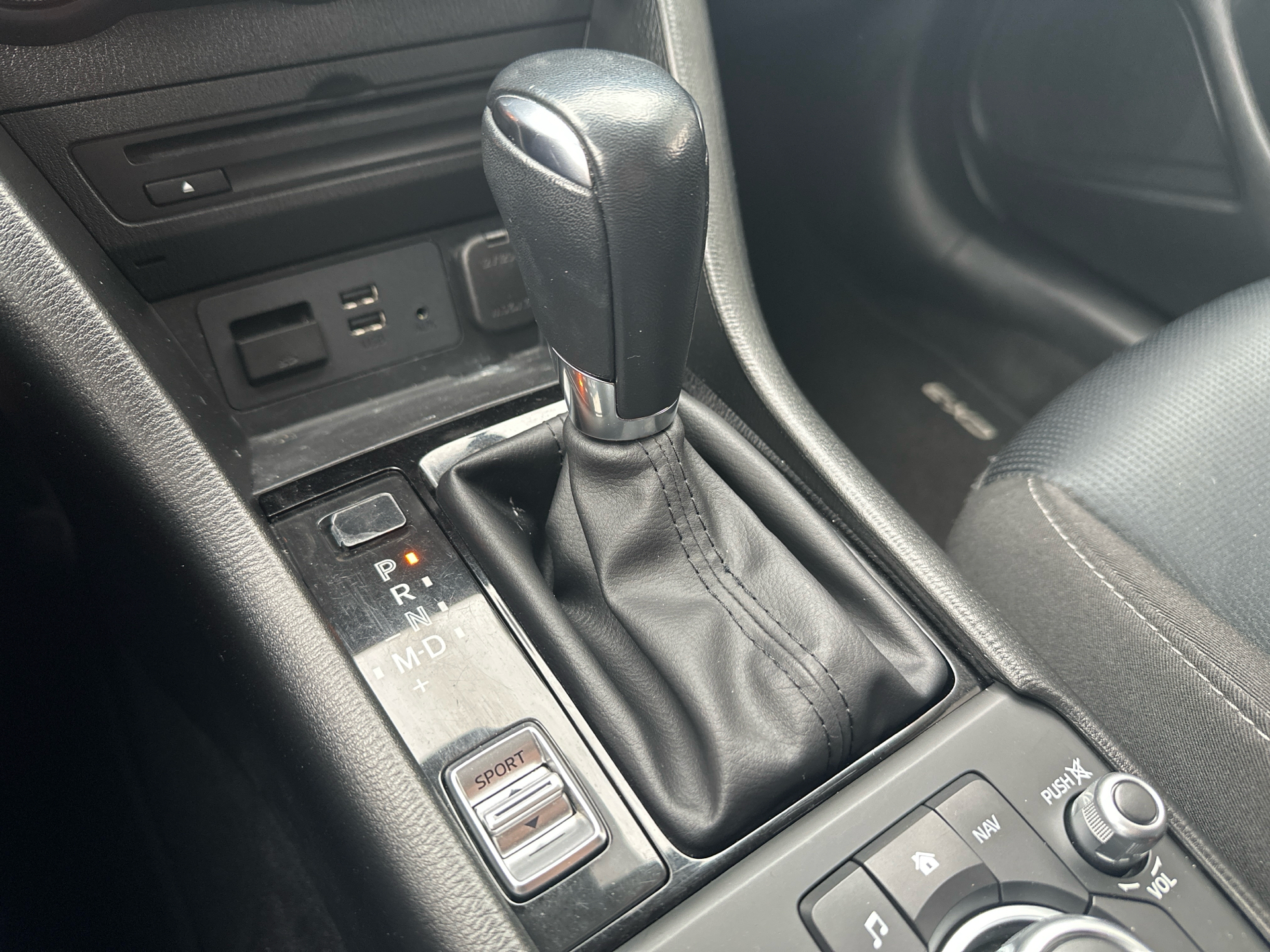 Billede af Mazda CX-3 2,0 Skyactiv-G Vision 121HK 5d 6g Aut.