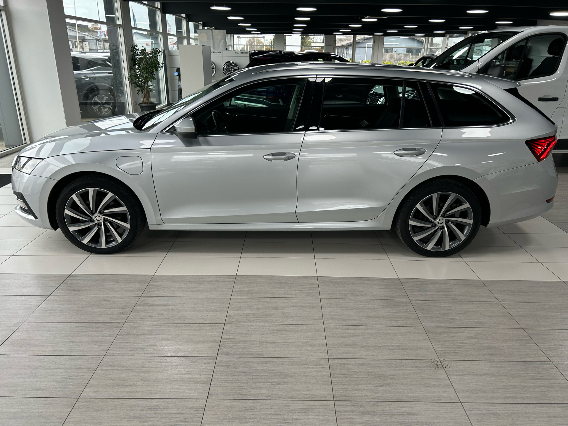 Billede af Skoda Octavia Combi 1,4 TSI  Plugin-hybrid iV Plus iV DSG 204HK Stc 6g Aut.