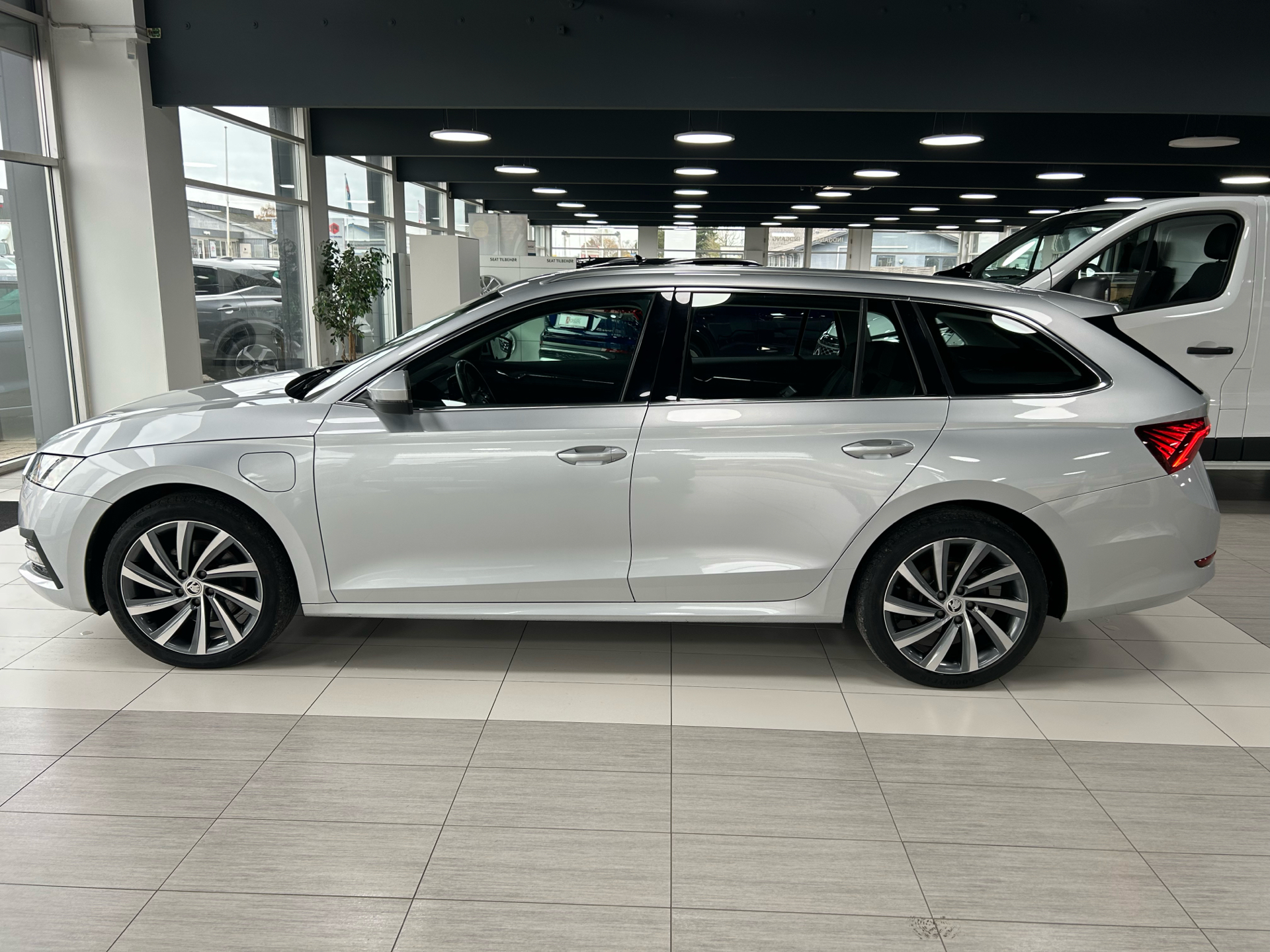 Billede af Skoda Octavia Combi 1,4 TSI  Plugin-hybrid iV Plus iV DSG 204HK Stc 6g Aut.