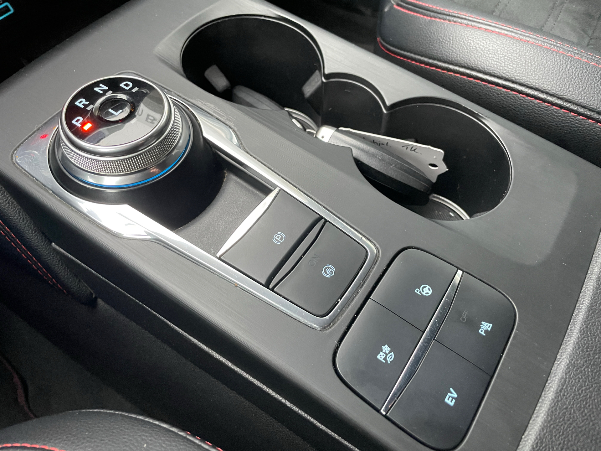 Billede af Ford Kuga 2,5 Plugin-hybrid ST-Line X CVT 225HK 5d Trinl. Gear