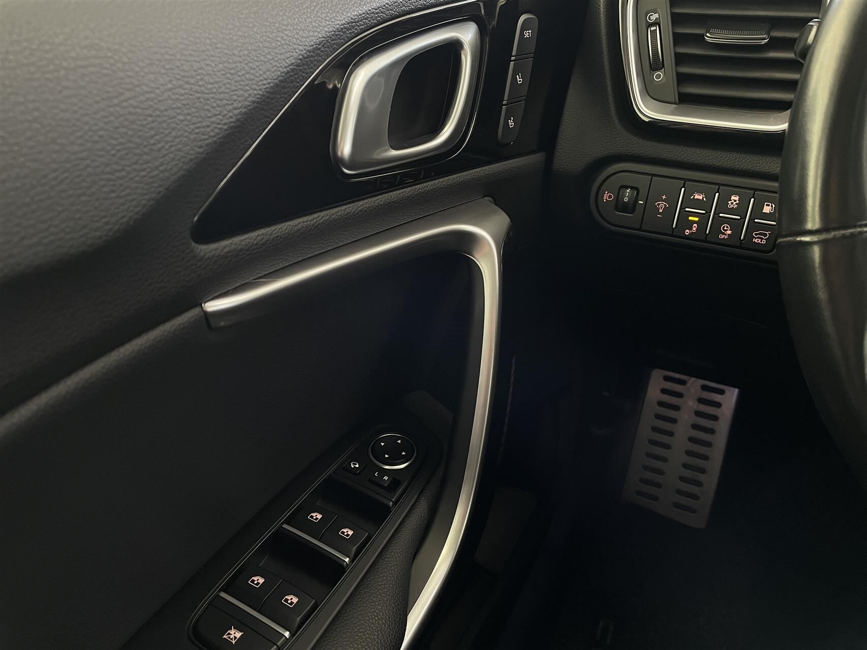 Billede af Kia Ceed SW 1,6 GDI PHEV  Plugin-hybrid Upgrade m/Plus DCT 141HK Stc 6g Aut.