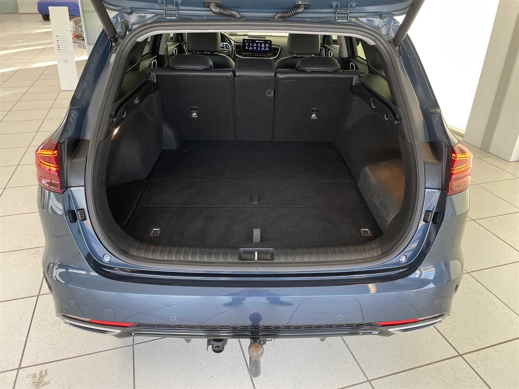 Billede af Kia Ceed SW 1,6 GDI PHEV  Plugin-hybrid Upgrade m/Plus DCT 141HK Stc 6g Aut.