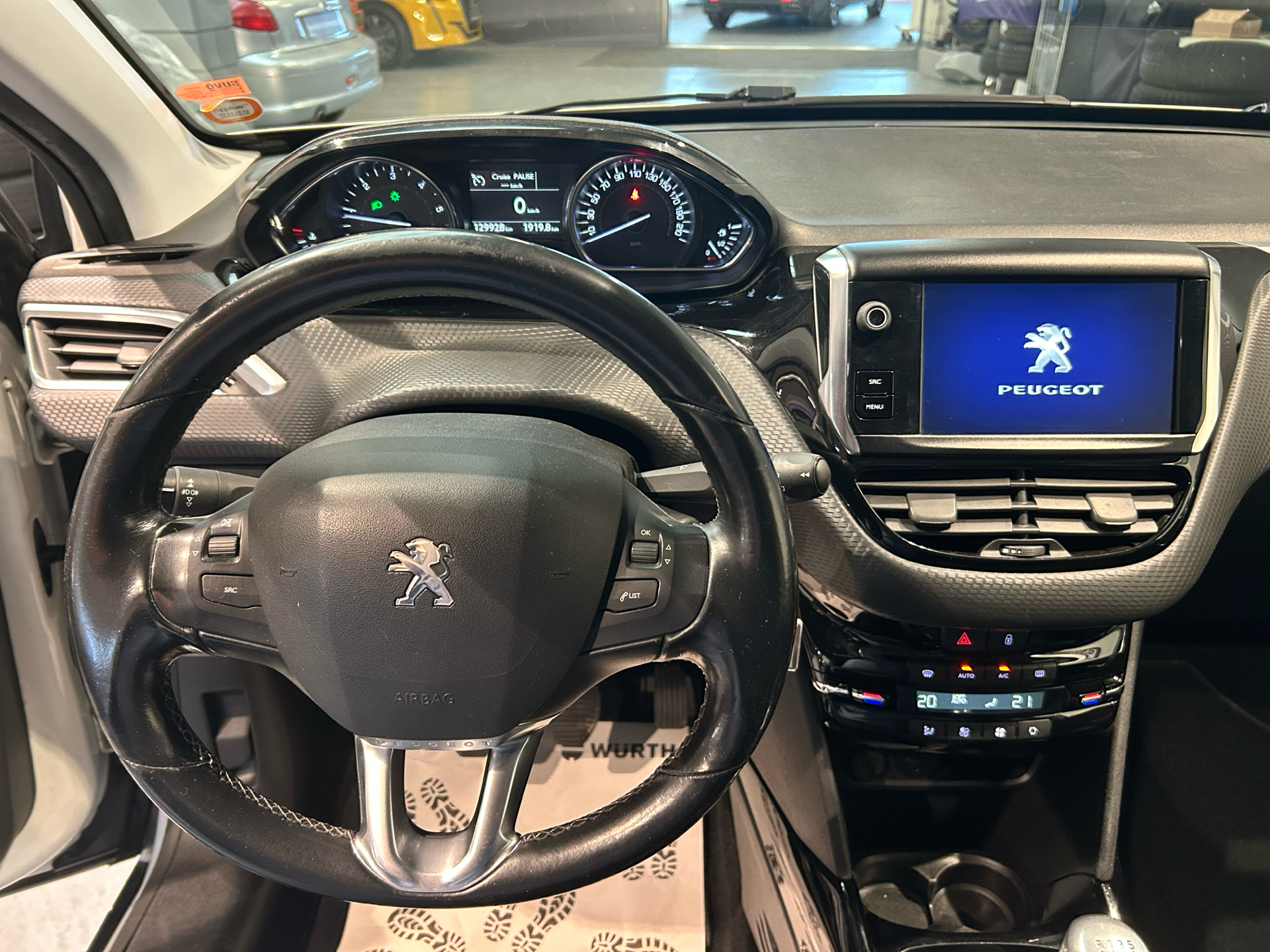 Billede af Peugeot 2008 1,6 BlueHDi Allure 120HK 6g