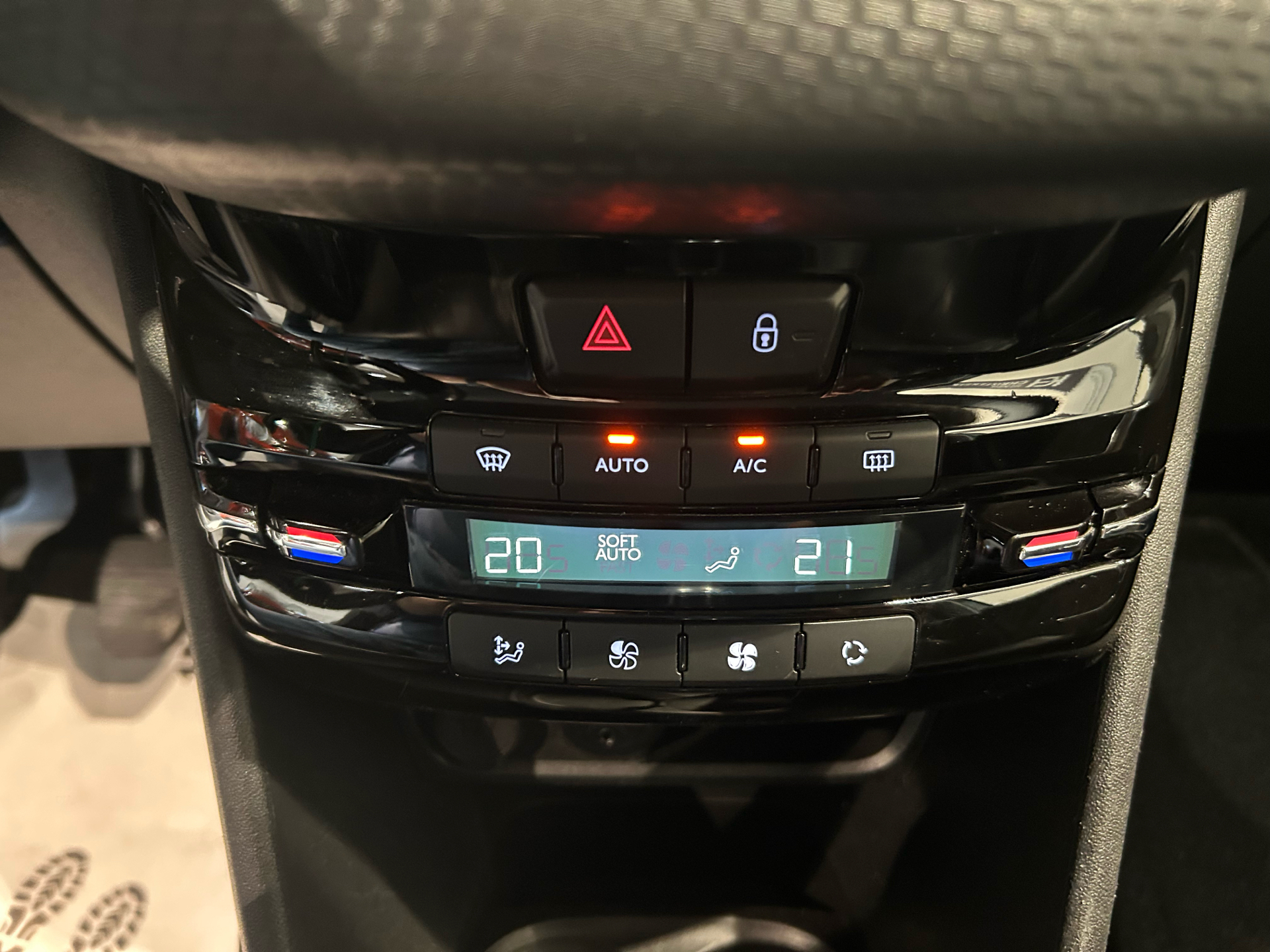 Billede af Peugeot 2008 1,6 BlueHDi Allure 120HK 6g