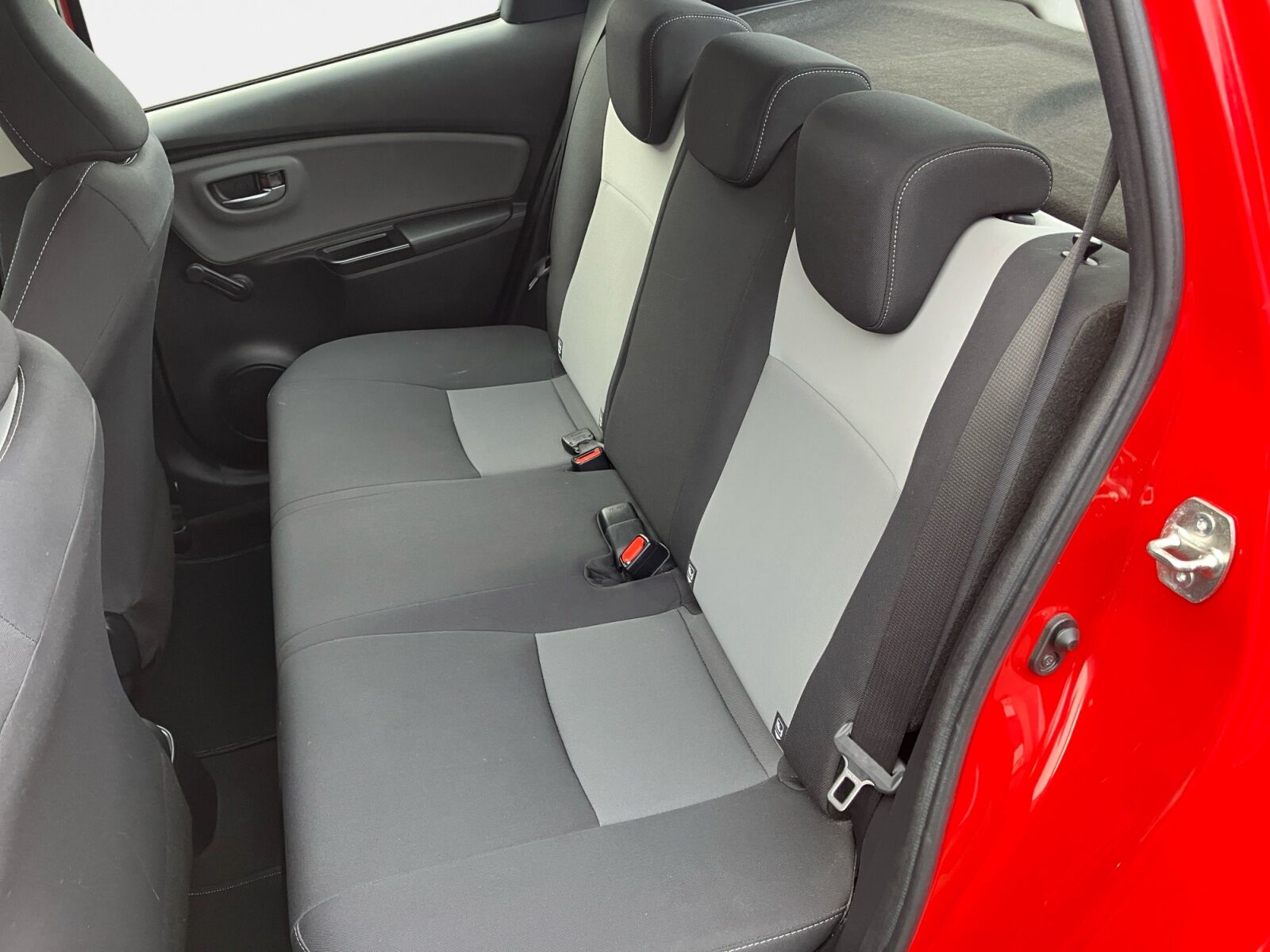 Billede af Toyota Yaris 1,5 Hybrid H2 E-CVT 100HK 5d Trinl. Gear