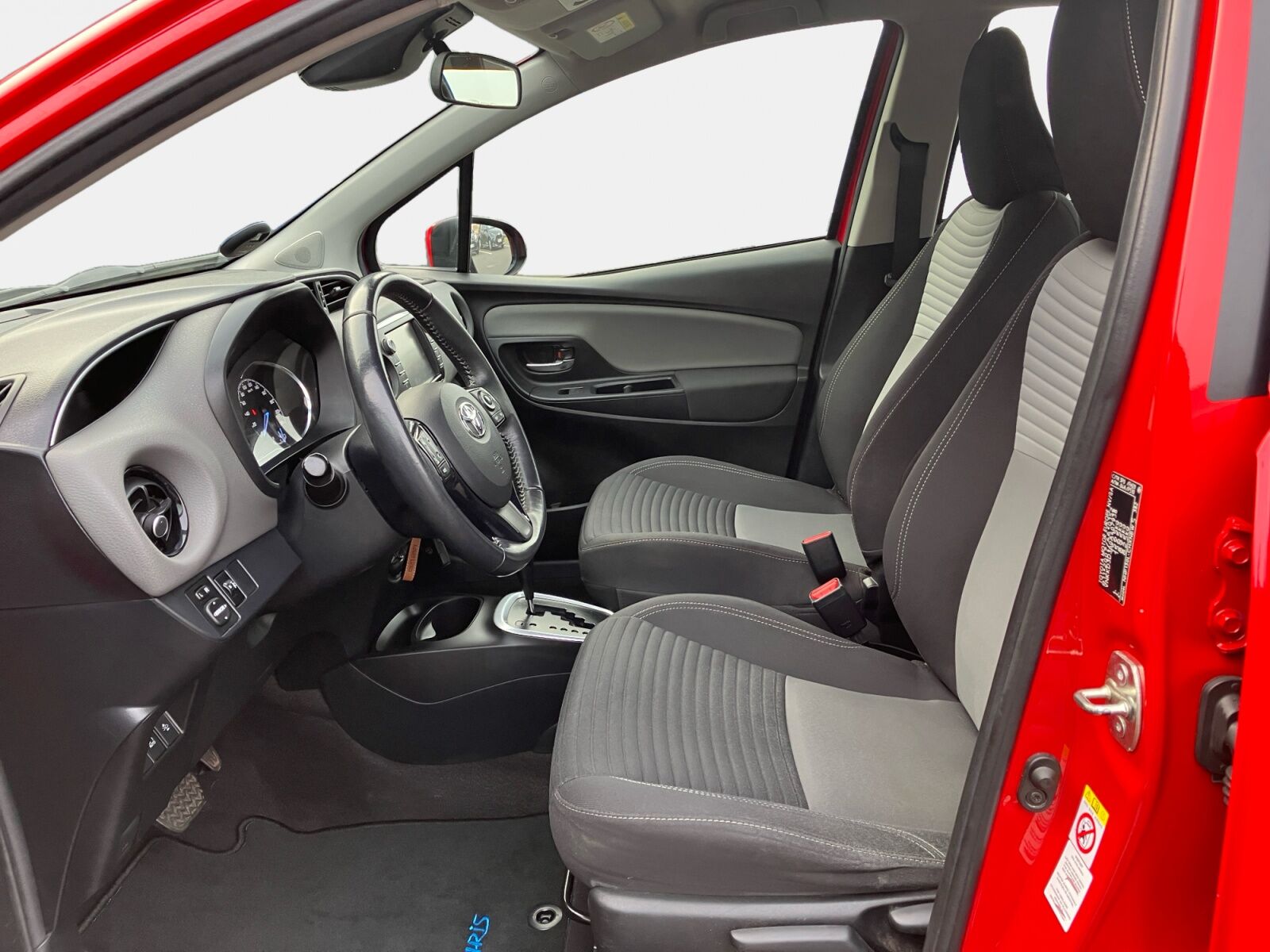 Billede af Toyota Yaris 1,5 Hybrid H2 E-CVT 100HK 5d Trinl. Gear