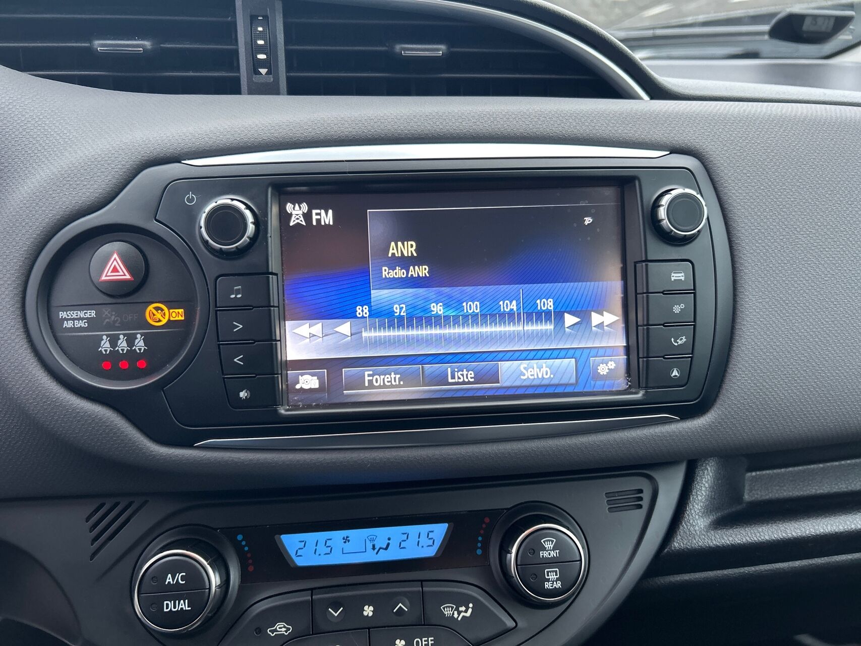 Billede af Toyota Yaris 1,5 Hybrid H2 E-CVT 100HK 5d Trinl. Gear