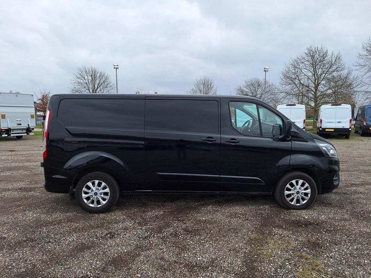 Billede af Ford Transit Custom 300 L2H1 2,0 TDCi Limited 170HK Van 6g Aut.