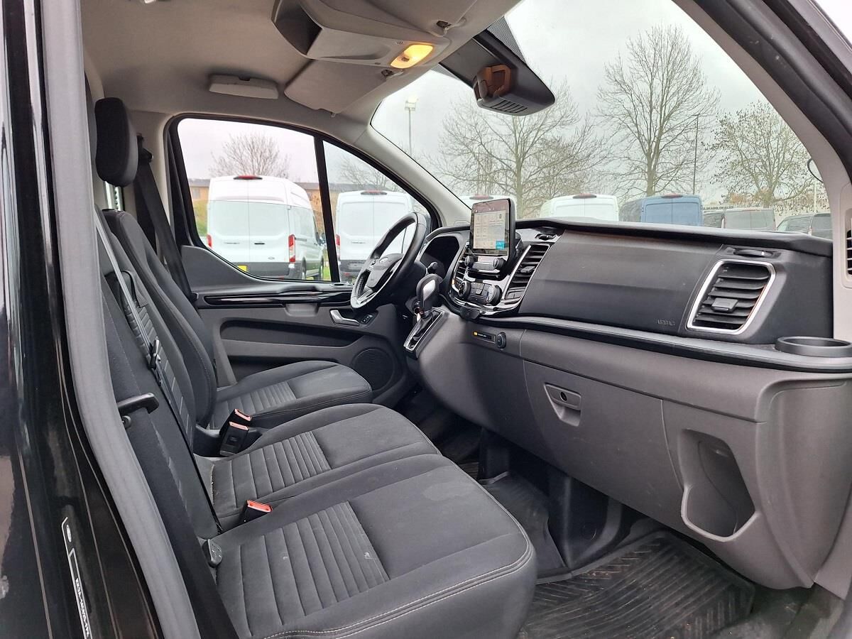 Billede af Ford Transit Custom 300 L2H1 2,0 TDCi Limited 170HK Van 6g Aut.