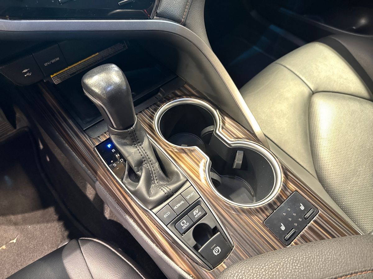 Billede af Toyota Camry 2,5 VVT-I  Hybrid H3 Executive 218HK Aut.