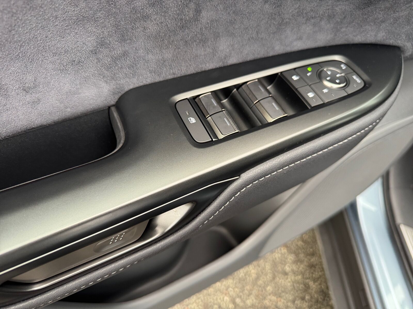 Billede af Lexus RZ 300e EL Luxury 204HK 4d Aut.