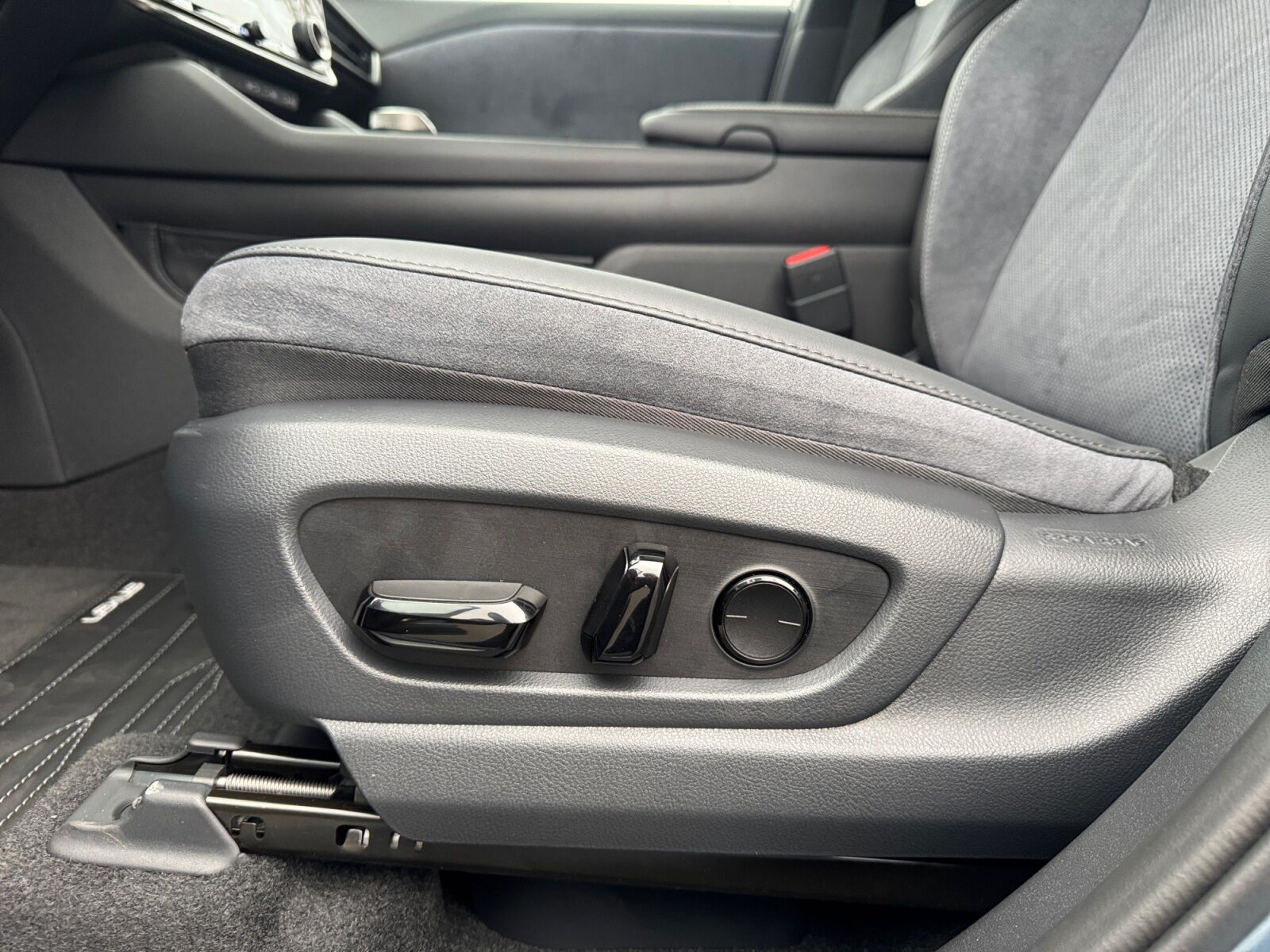 Billede af Lexus RZ 300e EL Luxury 204HK 4d Aut.