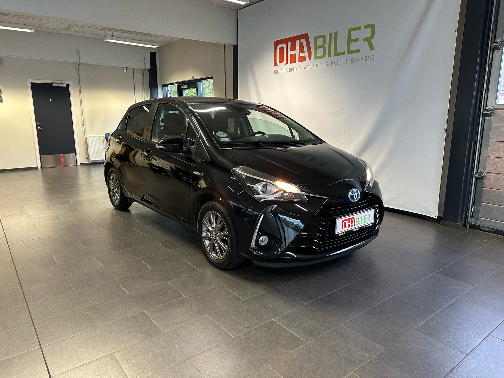Billede af Toyota Yaris 1,5 Hybrid H2 Premium E-CVT 100HK 5d Trinl. Gear