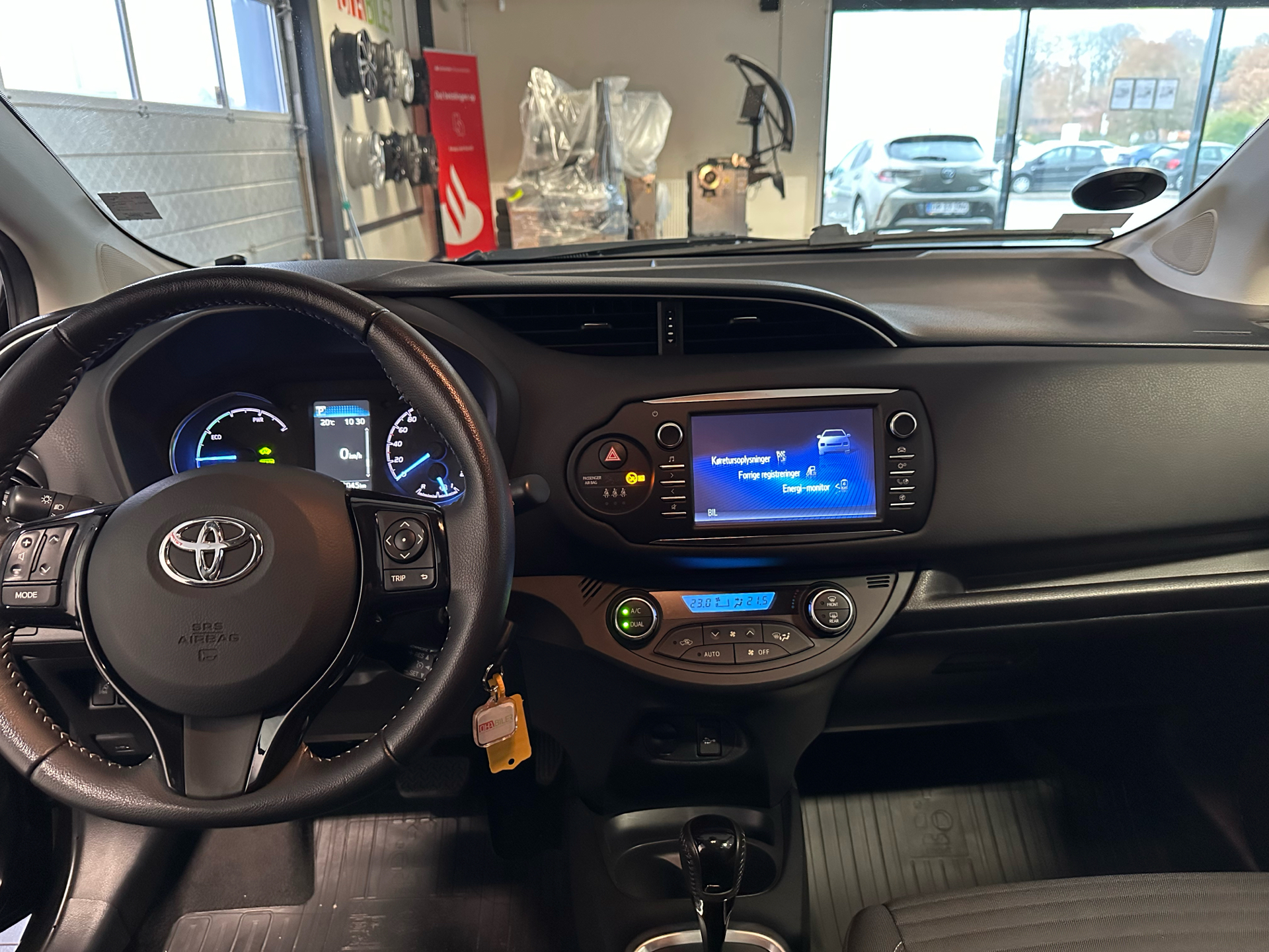 Billede af Toyota Yaris 1,5 Hybrid H2 Premium E-CVT 100HK 5d Trinl. Gear