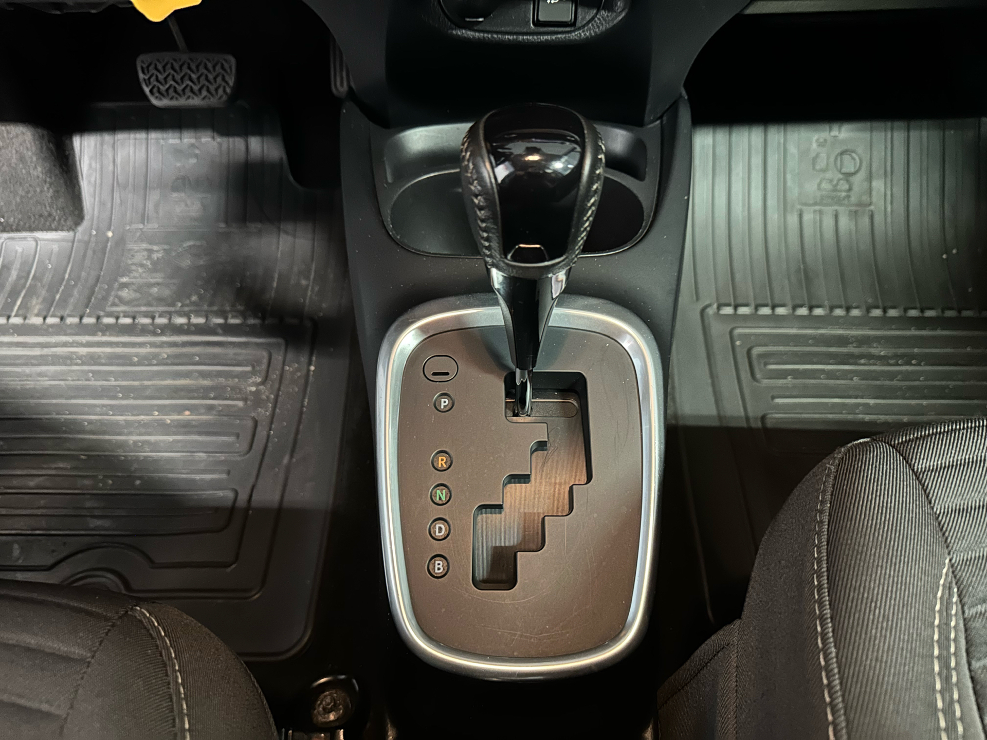 Billede af Toyota Yaris 1,5 Hybrid H2 Premium E-CVT 100HK 5d Trinl. Gear