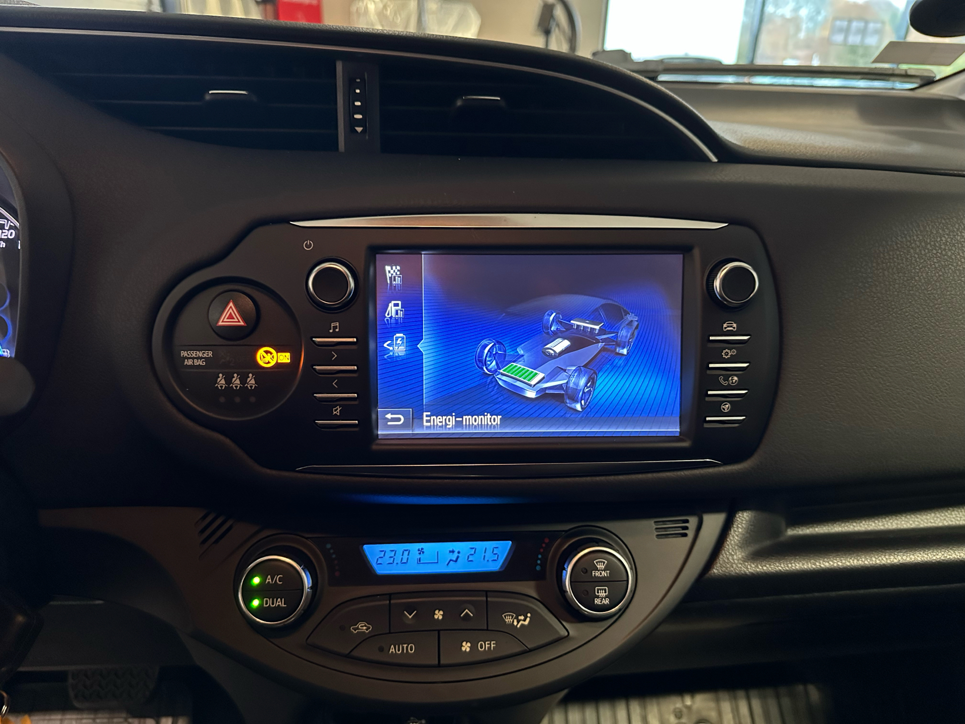 Billede af Toyota Yaris 1,5 Hybrid H2 Premium E-CVT 100HK 5d Trinl. Gear