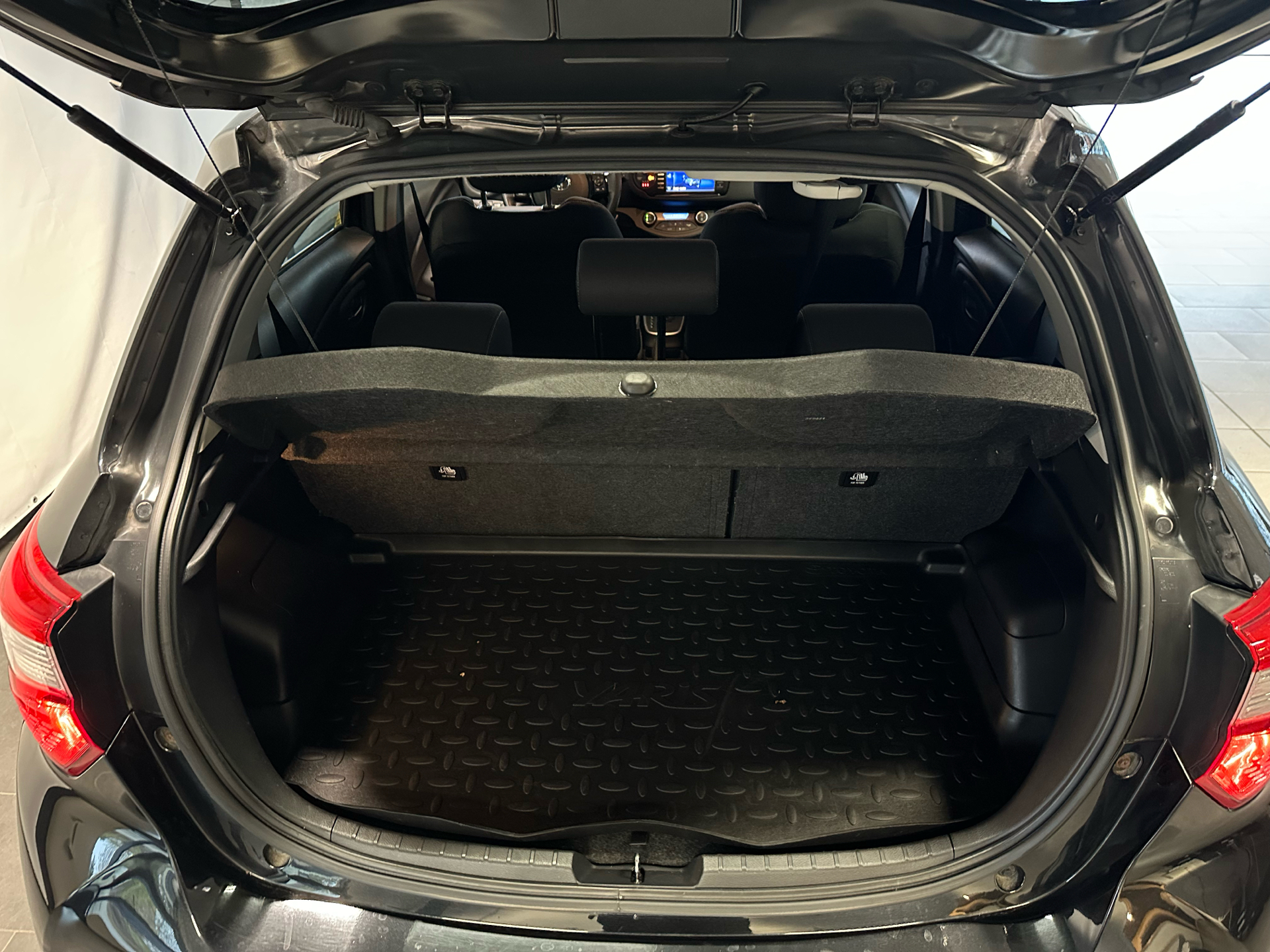 Billede af Toyota Yaris 1,5 Hybrid H2 Premium E-CVT 100HK 5d Trinl. Gear