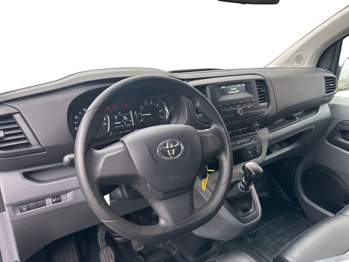Billede af Toyota Proace Medium 1,6 D Comfort Skydedør, Dobb. bagdør u/ruder 115HK Van 6g