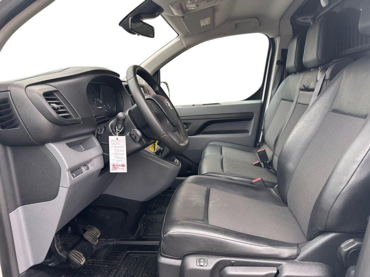 Billede af Toyota Proace Medium 1,6 D Comfort Skydedør, Dobb. bagdør u/ruder 115HK Van 6g