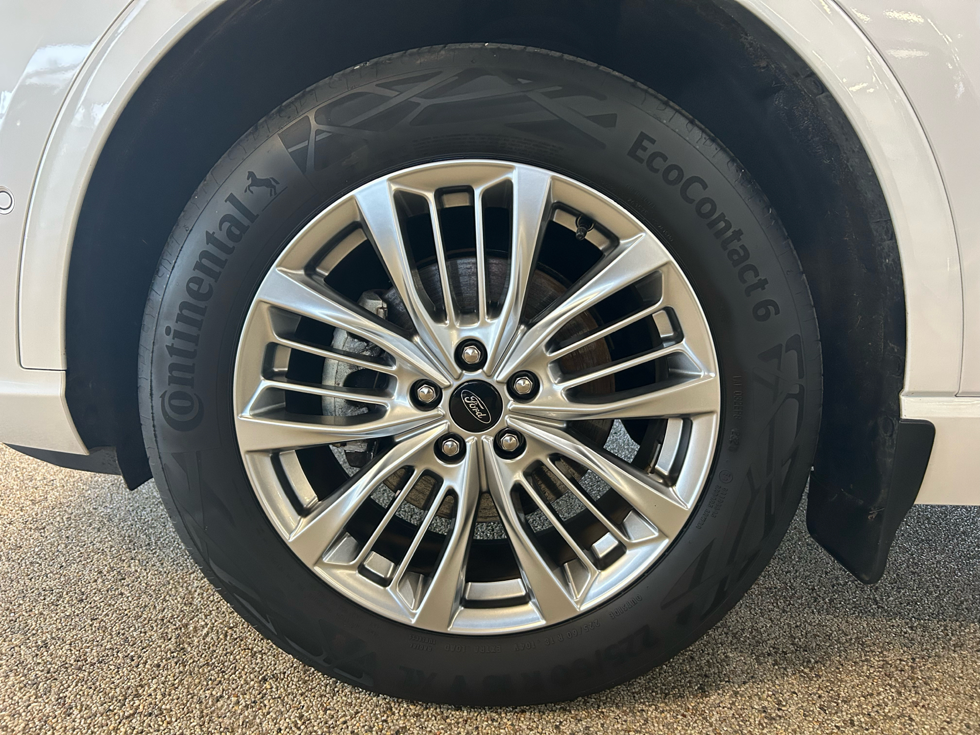 Billede af Ford Kuga 2,5 Plugin-hybrid Vignale CVT 225HK 5d Trinl. Gear