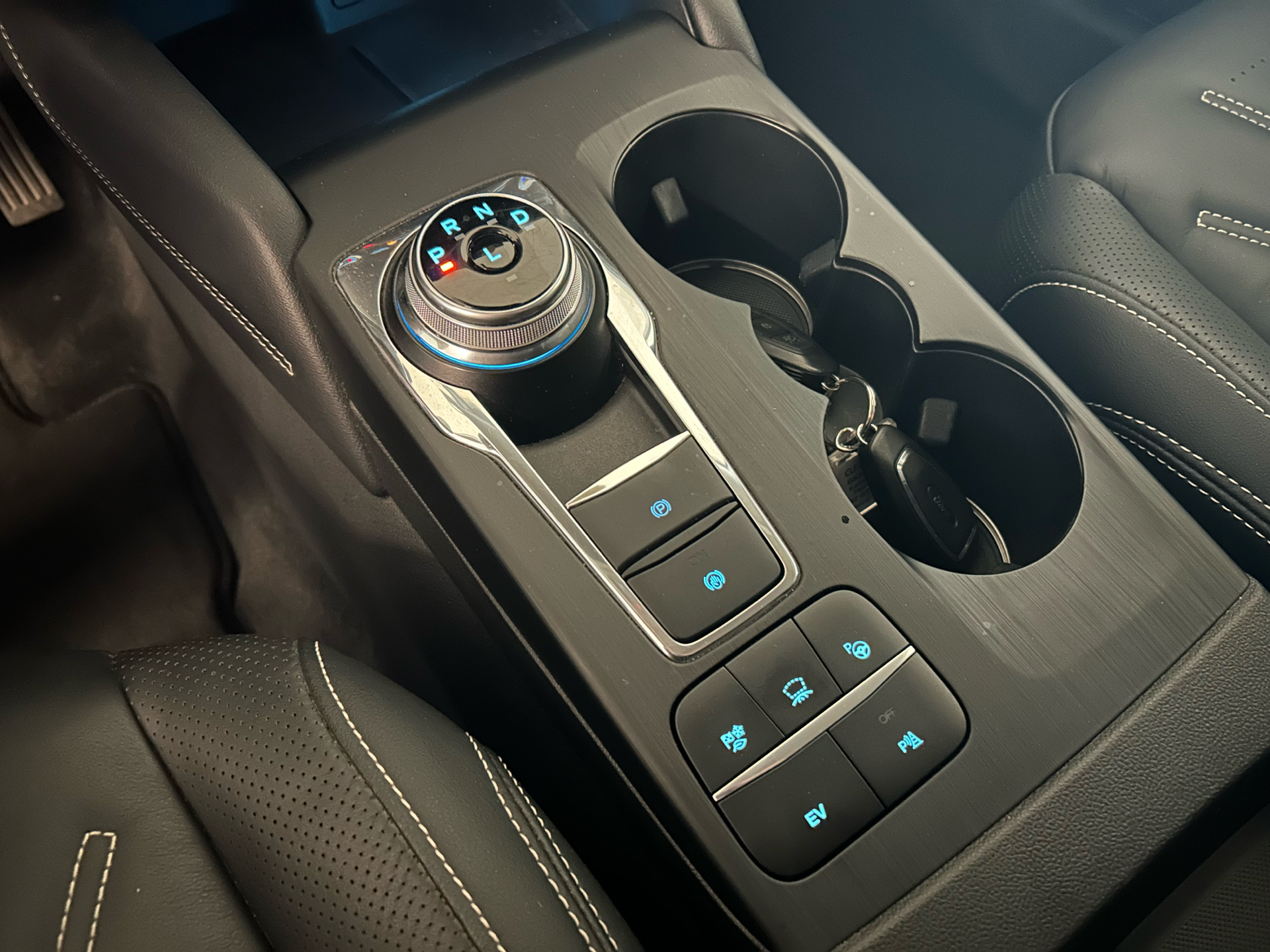 Billede af Ford Kuga 2,5 Plugin-hybrid Vignale CVT 225HK 5d Trinl. Gear