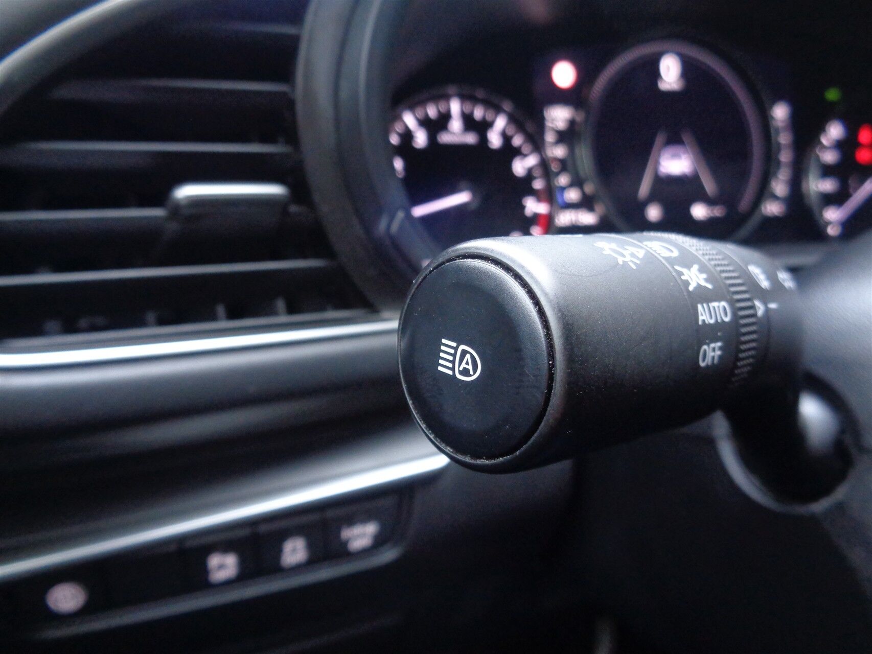 Billede af Mazda 3 2,0 Skyactiv-G  Mild hybrid Sense 122HK 5d 6g