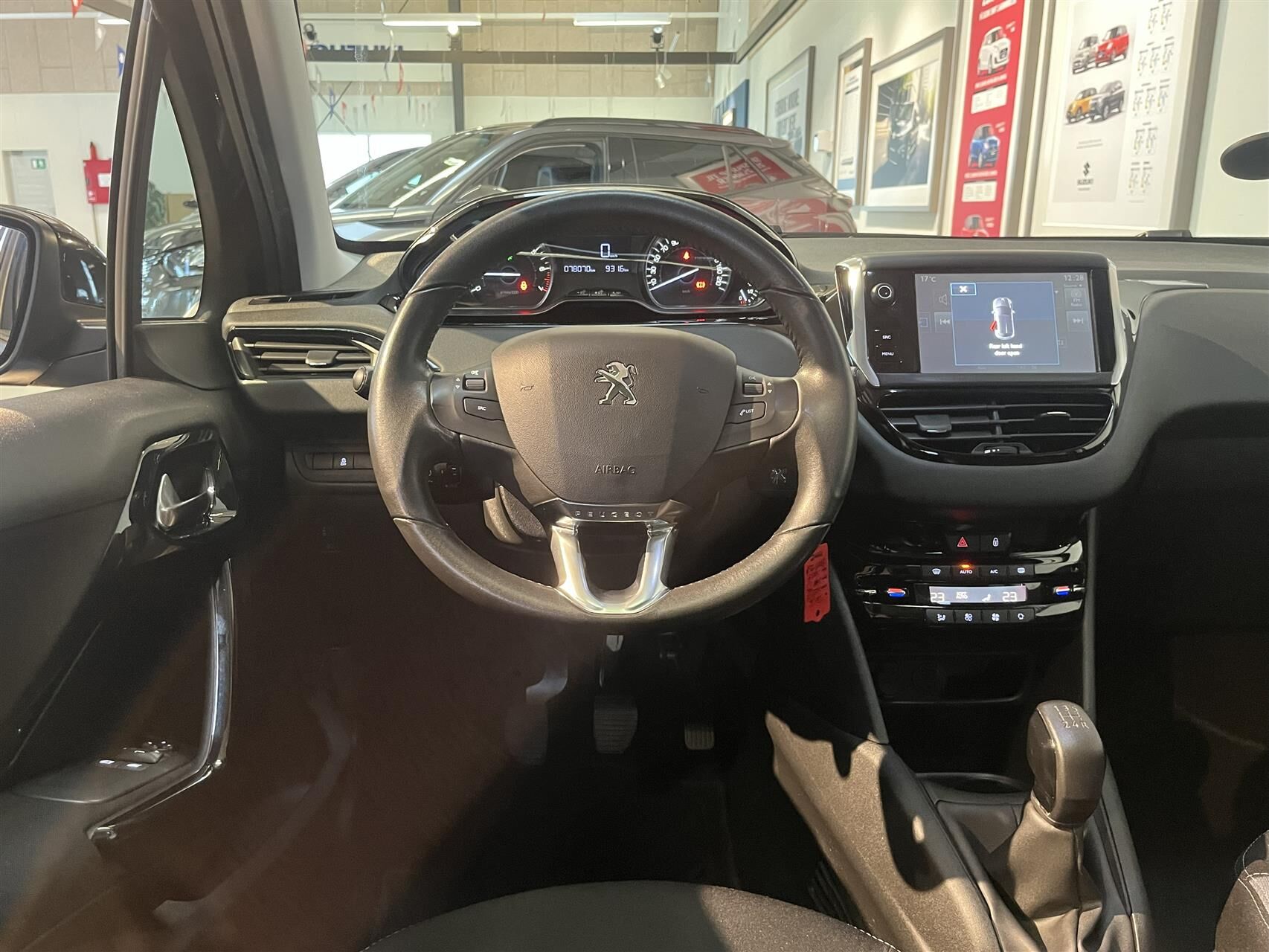 Billede af Peugeot 208 1,2 VTi Chili Sky 82HK 5d