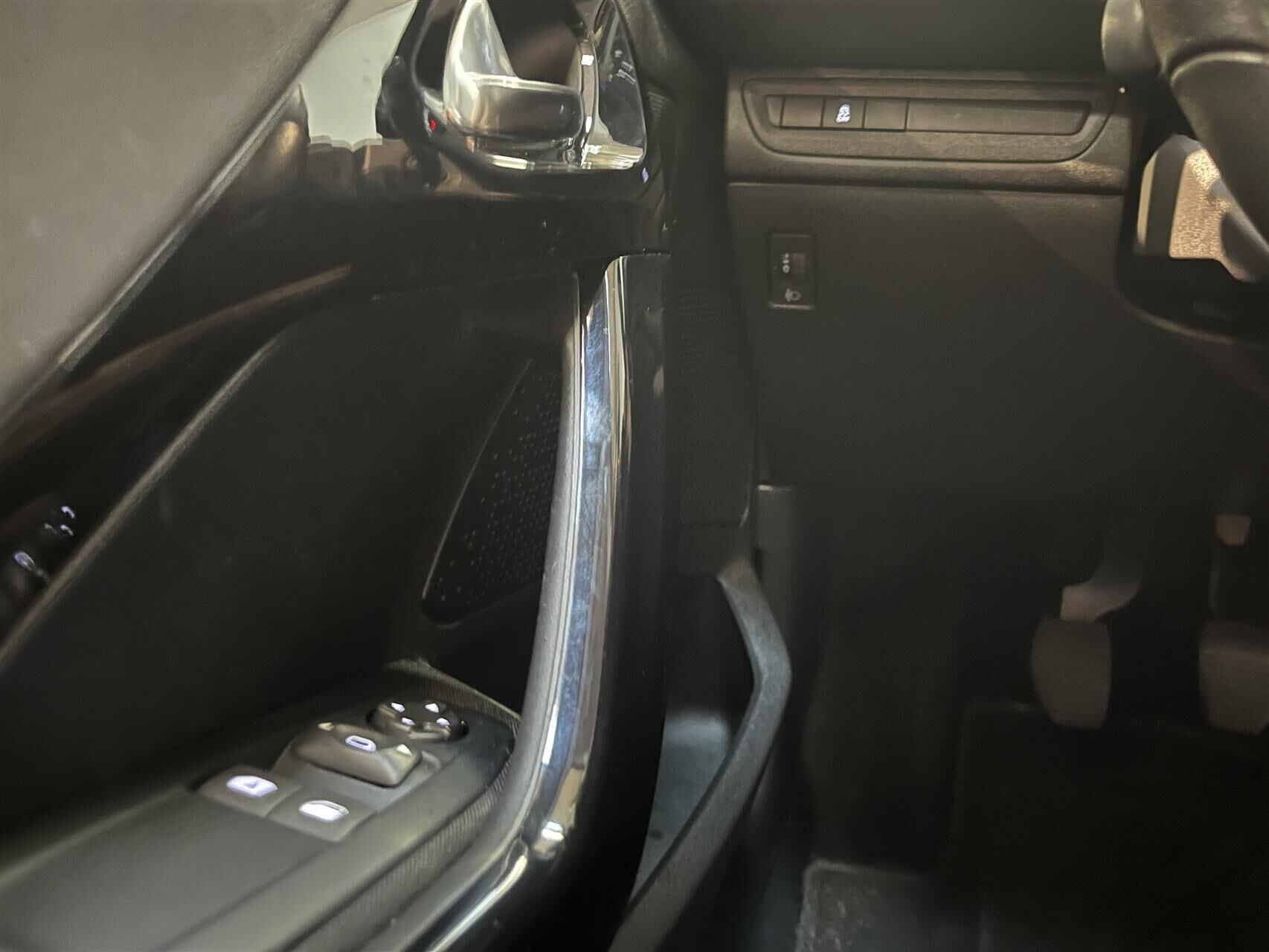 Billede af Peugeot 208 1,2 VTi Chili Sky 82HK 5d