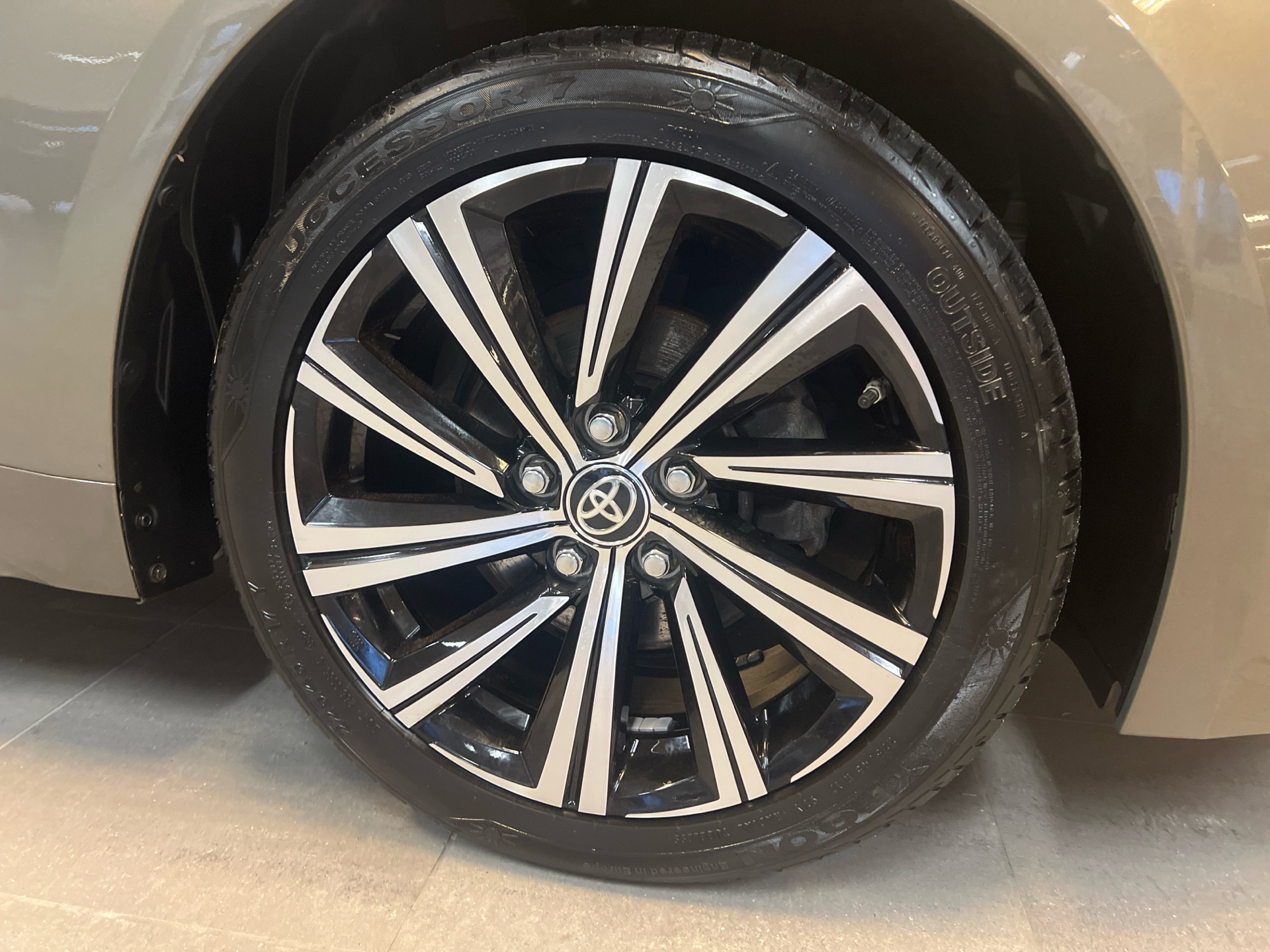 Billede af Toyota Corolla Touring Sports 1,8 Hybrid Active Premium E-CVT 122HK Stc Trinl. Gear