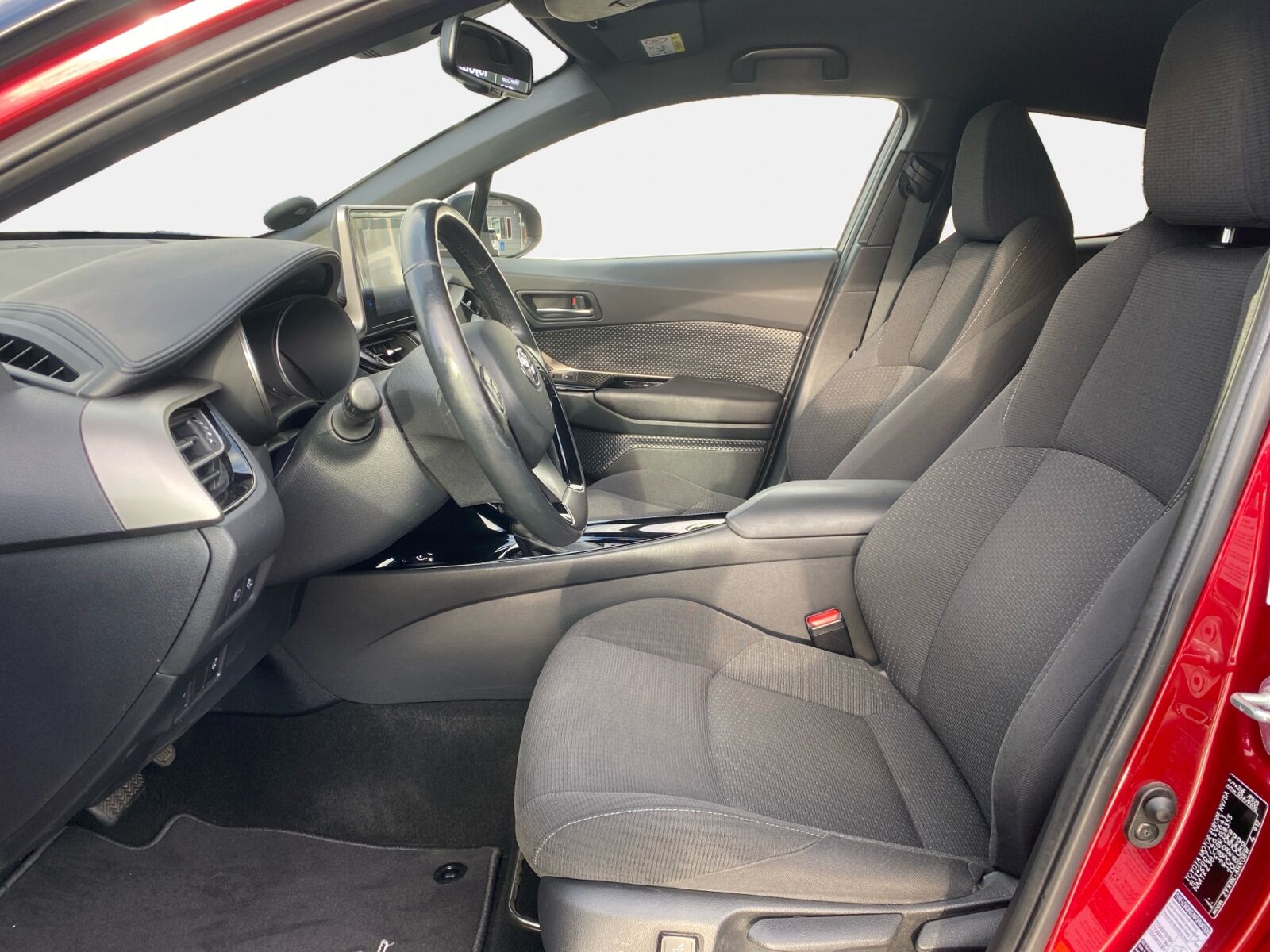 Billede af Toyota C-HR 1,8 Hybrid Premium Selected Bi-tone Multidrive S 122HK 5d Aut.