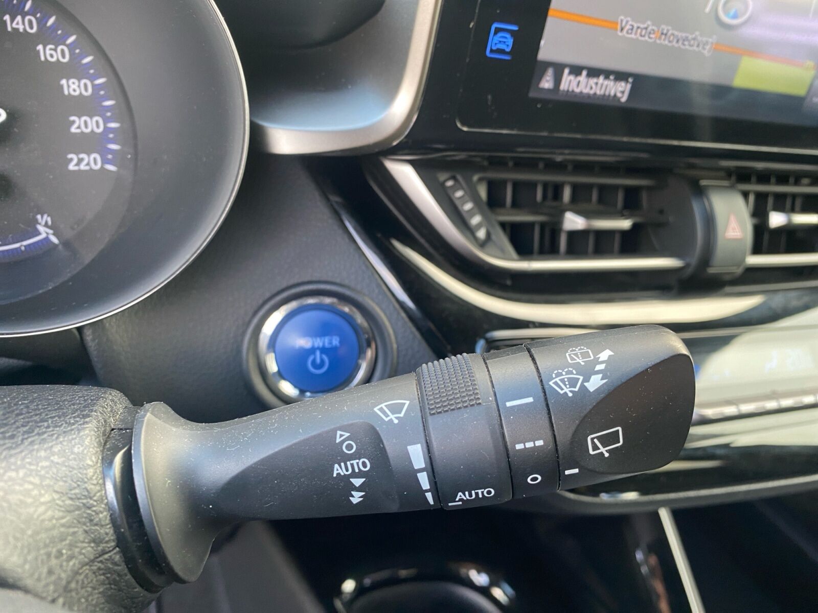 Billede af Toyota C-HR 1,8 Hybrid Premium Selected Bi-tone Multidrive S 122HK 5d Aut.