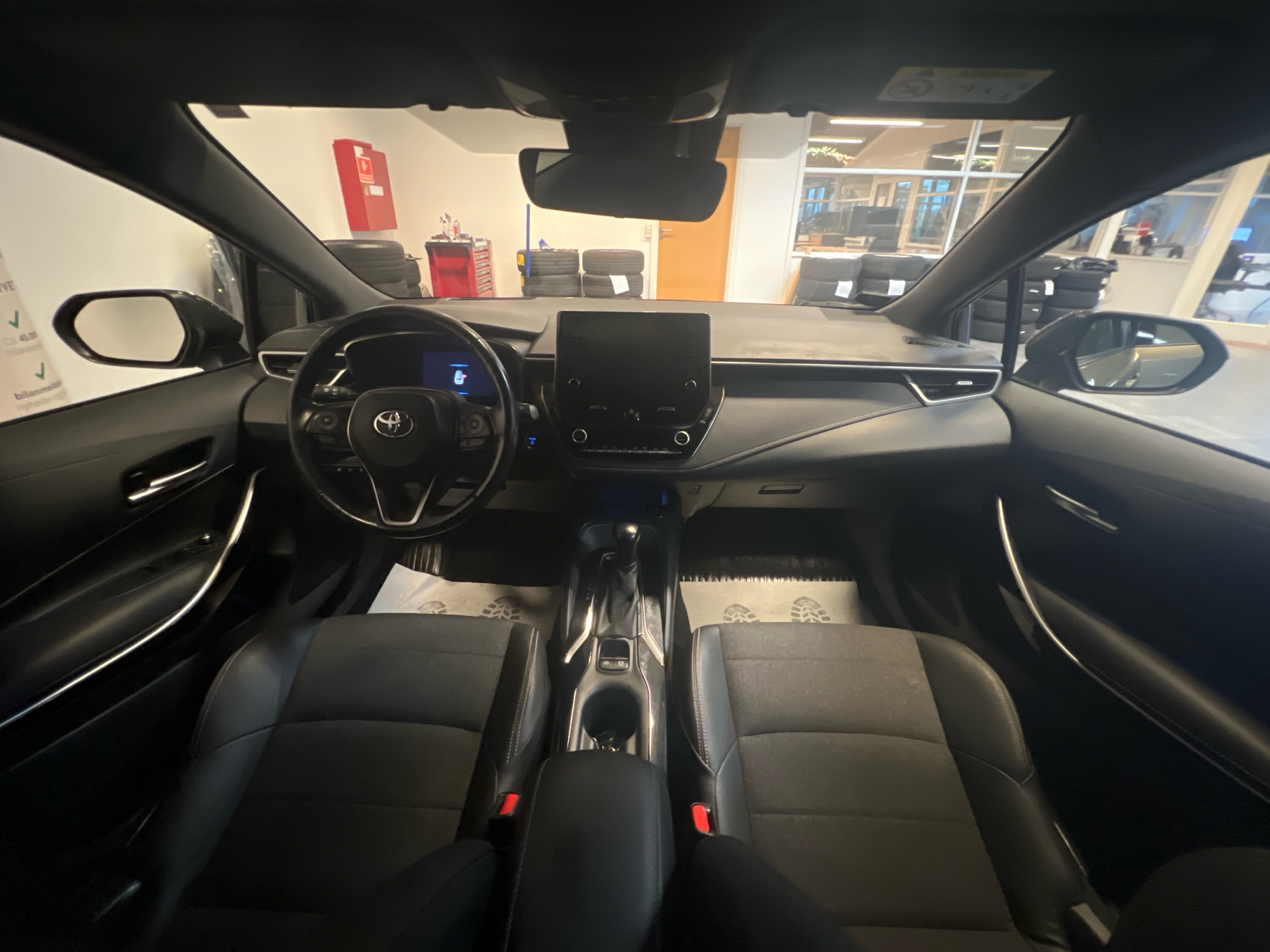 Billede af Toyota Corolla Touring Sports 1,8 Hybrid Active Premium E-CVT 122HK Stc Trinl. Gear