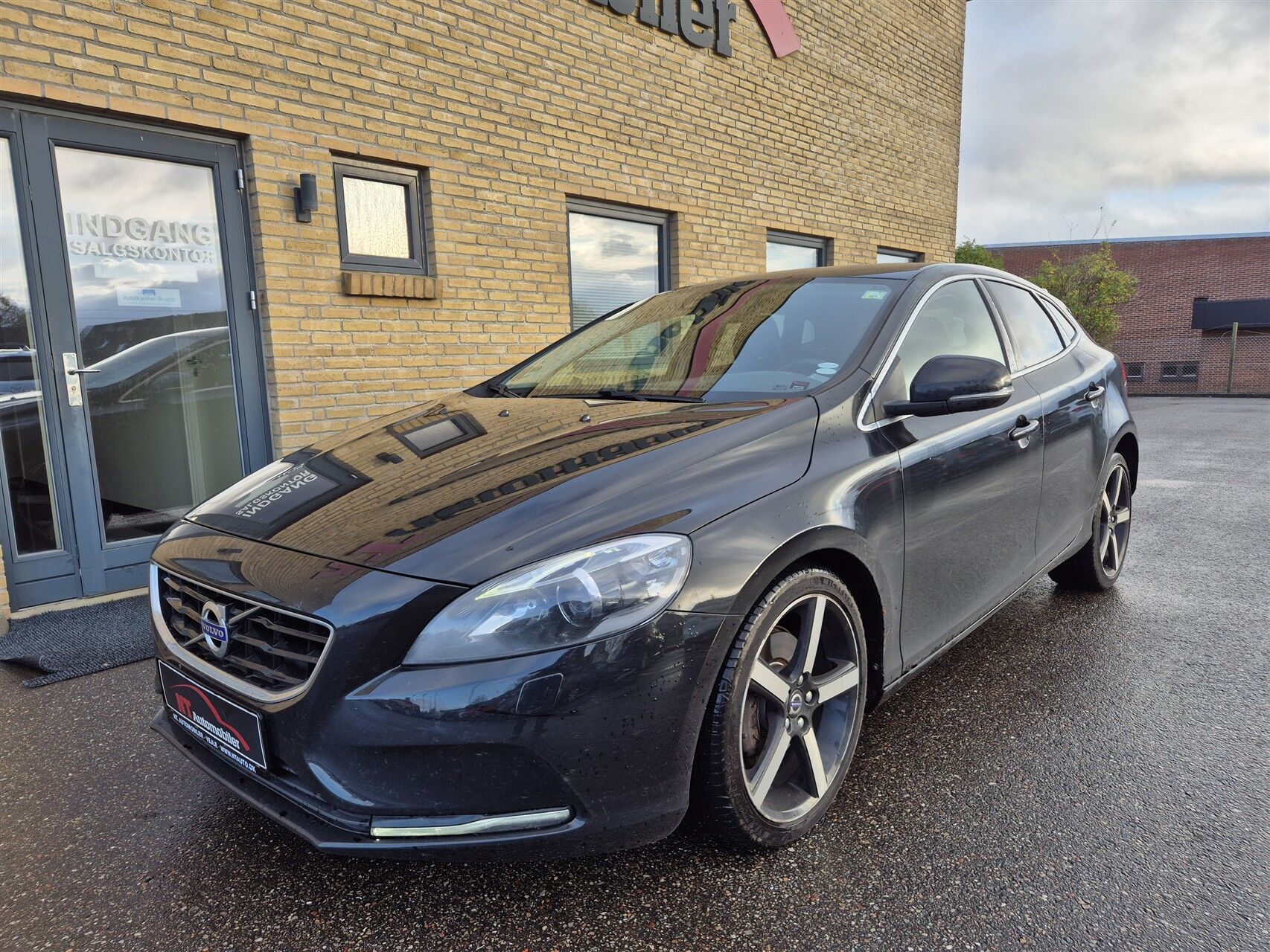 Billede af Volvo V40 2,0 D2 Momentum 120HK 5d 6g
