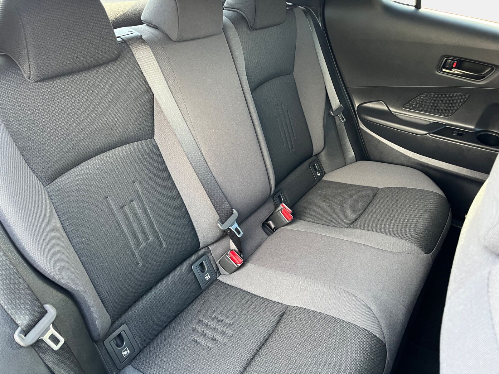 Billede af Toyota C-HR 1,8 Hybrid Style Multidrive S 140HK 5d 6g