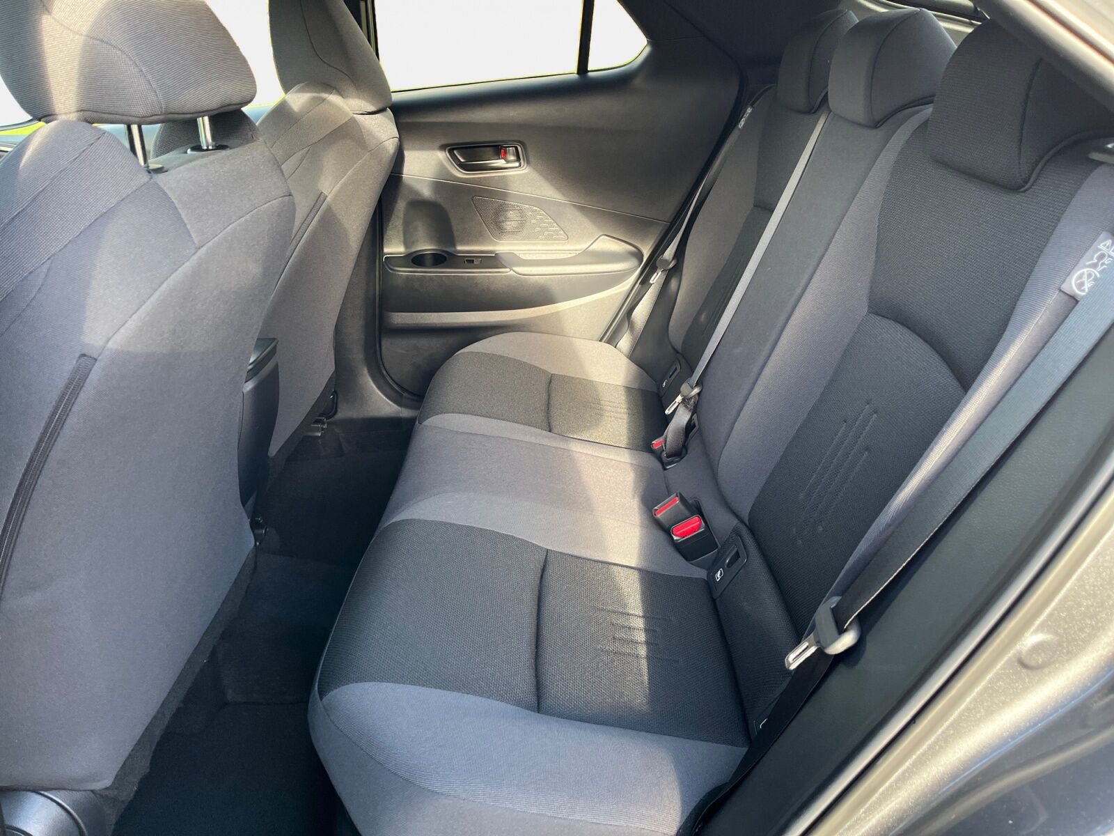 Billede af Toyota C-HR 1,8 Hybrid Style Multidrive S 140HK 5d 6g