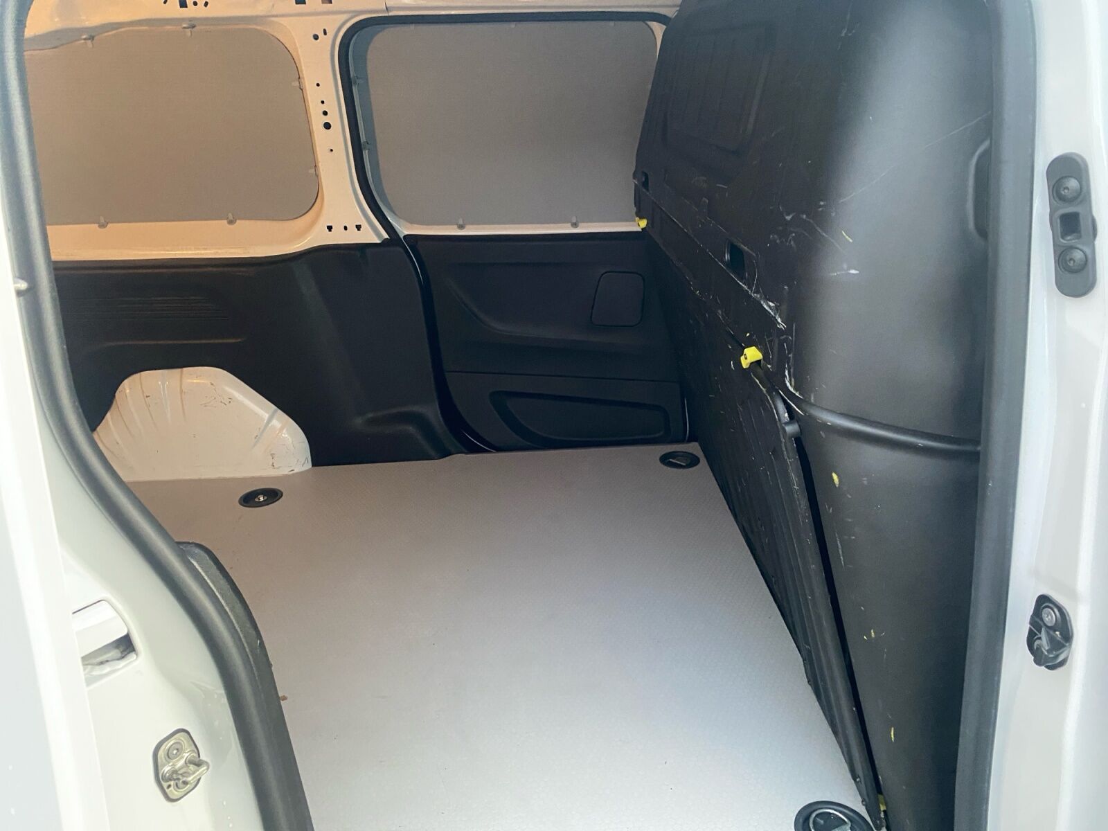 Billede af Toyota Proace City Long 1,5 D Comfort Smart Active Vision 130HK Van 8g Aut.