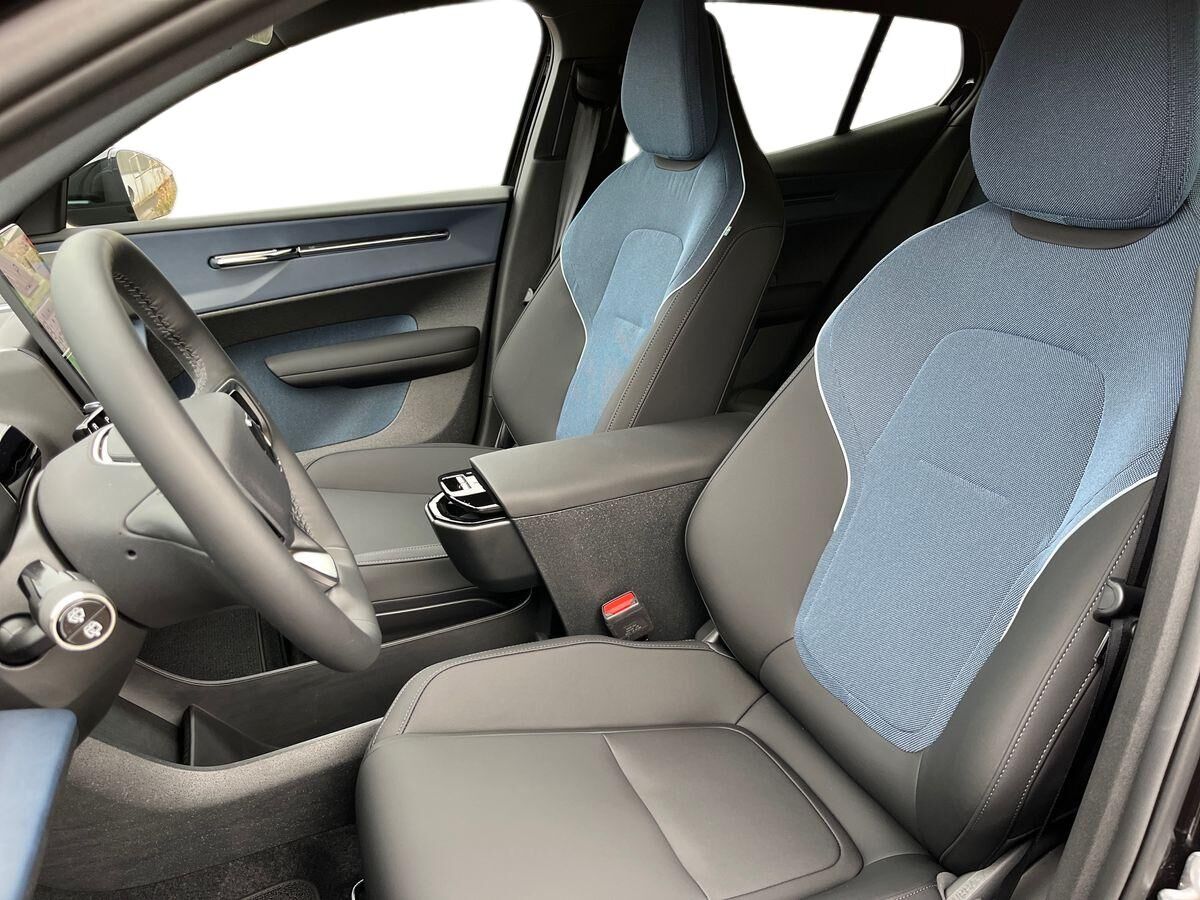 Billede af Volvo EX30 Single Motor Extended Range Core 272HK 5d Aut.