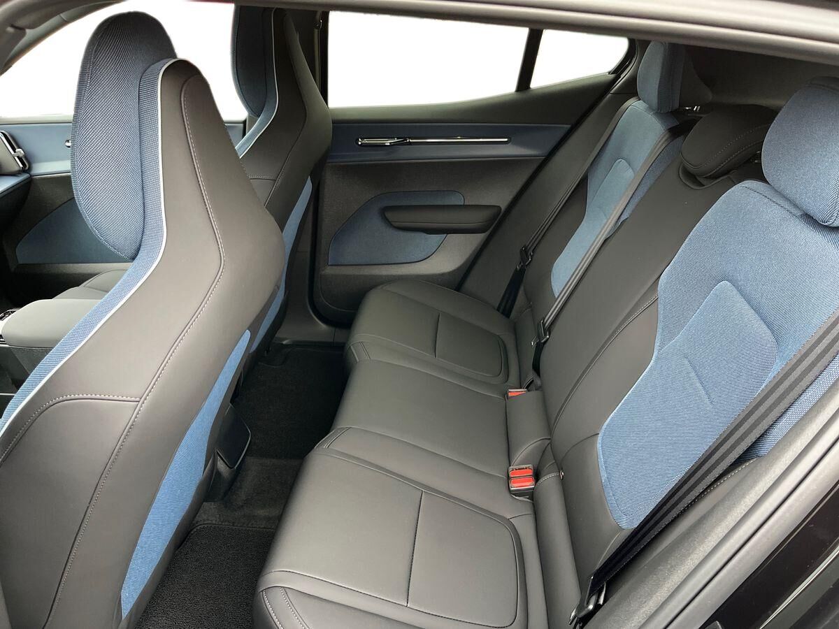 Billede af Volvo EX30 Single Motor Extended Range Core 272HK 5d Aut.