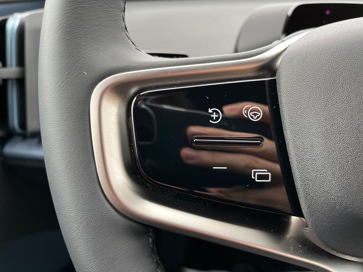 Billede af Volvo EX30 Single Motor Extended Range Core 272HK 5d Aut.