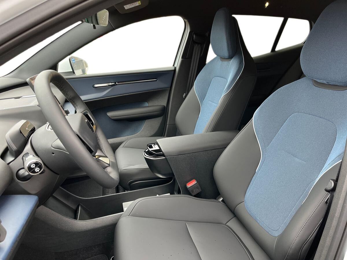 Billede af Volvo EX30 Single Motor Extended Range Core 272HK 5d Aut.