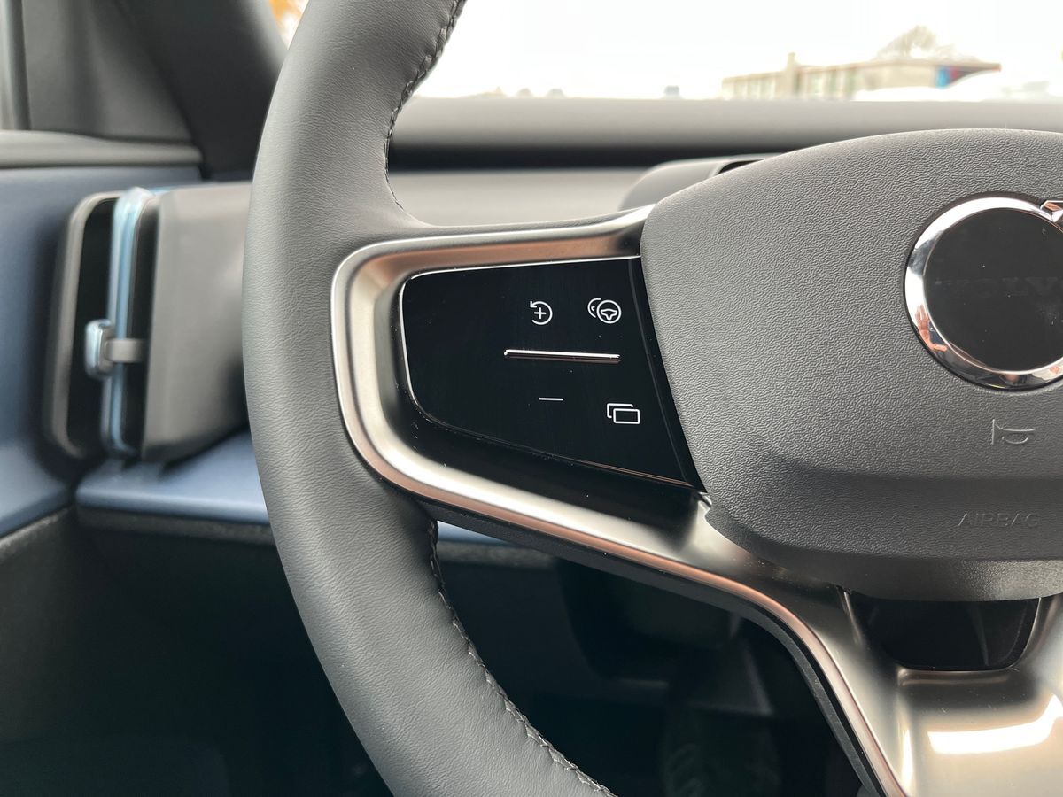 Billede af Volvo EX30 Single Motor Extended Range Core 272HK 5d Aut.