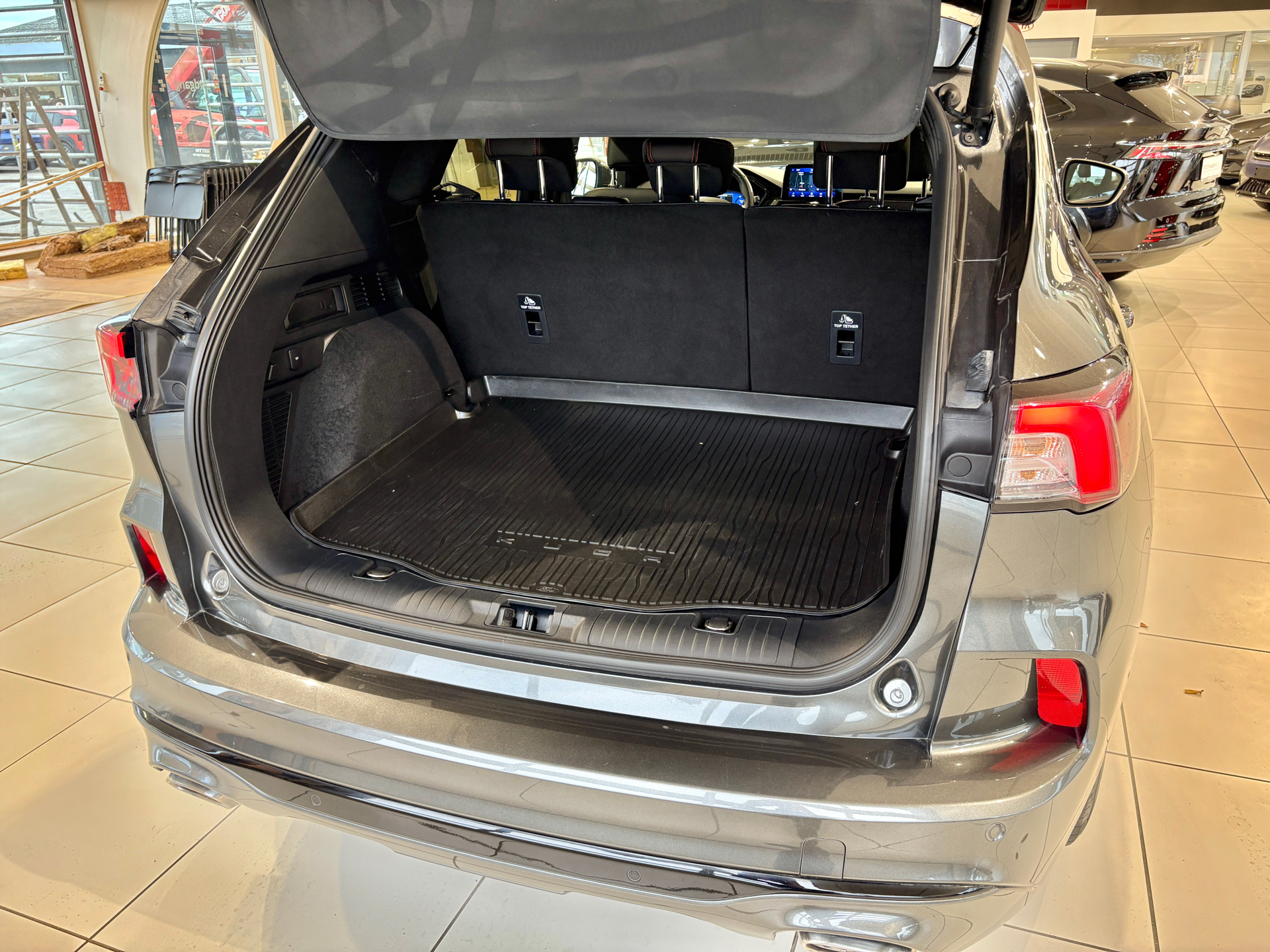 Billede af Ford Kuga 2,5 Plugin-hybrid ST-Line X CVT 225HK 5d Trinl. Gear