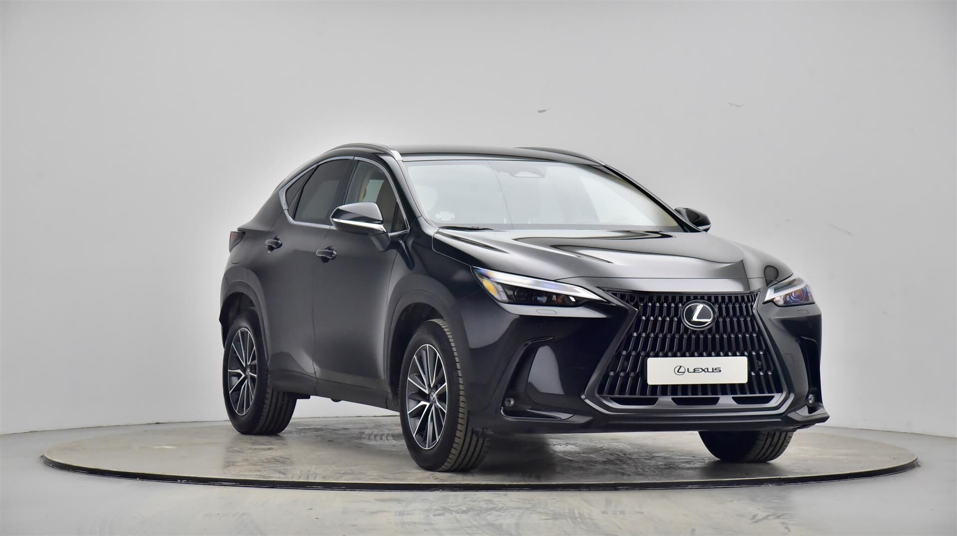 Billede af Lexus NX 450h+ 2,5 Plugin-hybrid Business Plus 4WD 309HK 5d Trinl. Gear