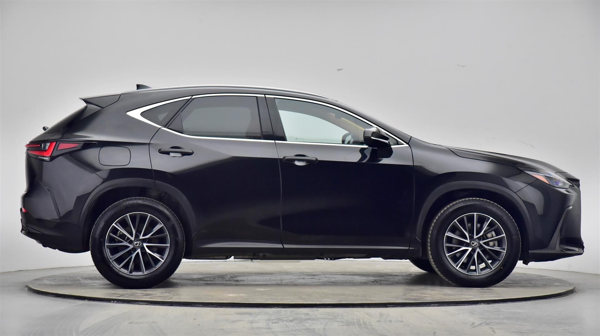 Billede af Lexus NX 450h+ 2,5 Plugin-hybrid Business Plus 4WD 309HK 5d Trinl. Gear