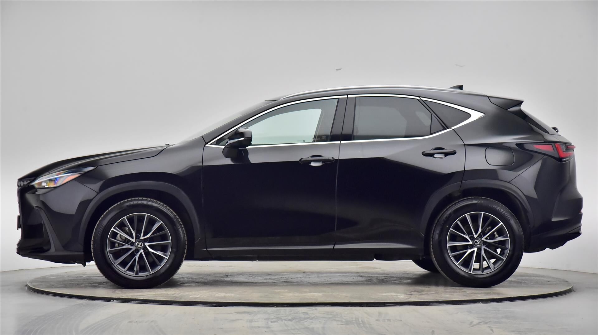 Billede af Lexus NX 450h+ 2,5 Plugin-hybrid Business Plus 4WD 309HK 5d Trinl. Gear